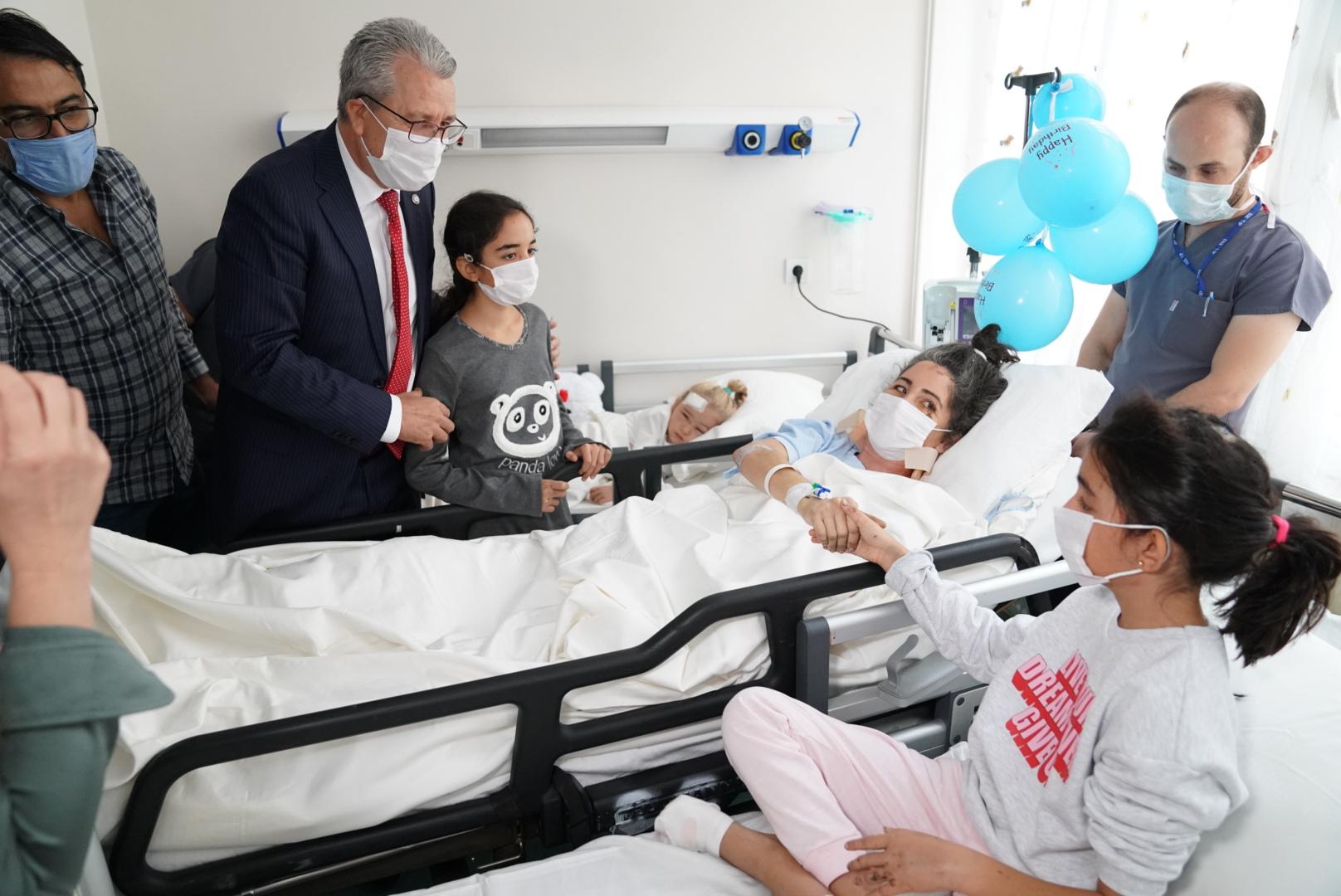 Perinçek Ailesi Ege Üniversitesi Hastanesi’nde bir araya geldi!