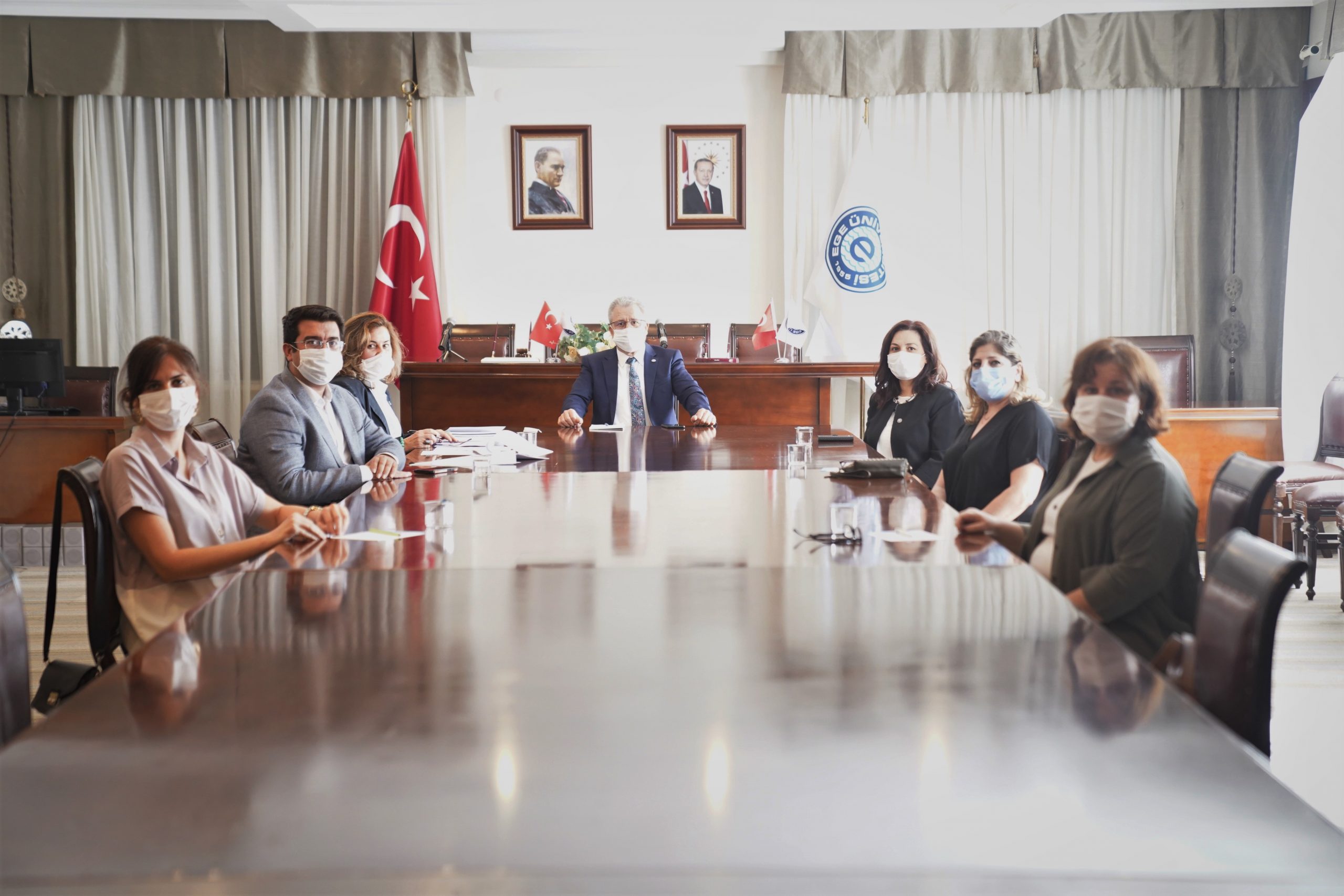 Moda ve Tasarım Yüksekokulu akademisyenlerinden 4 kaynak eser