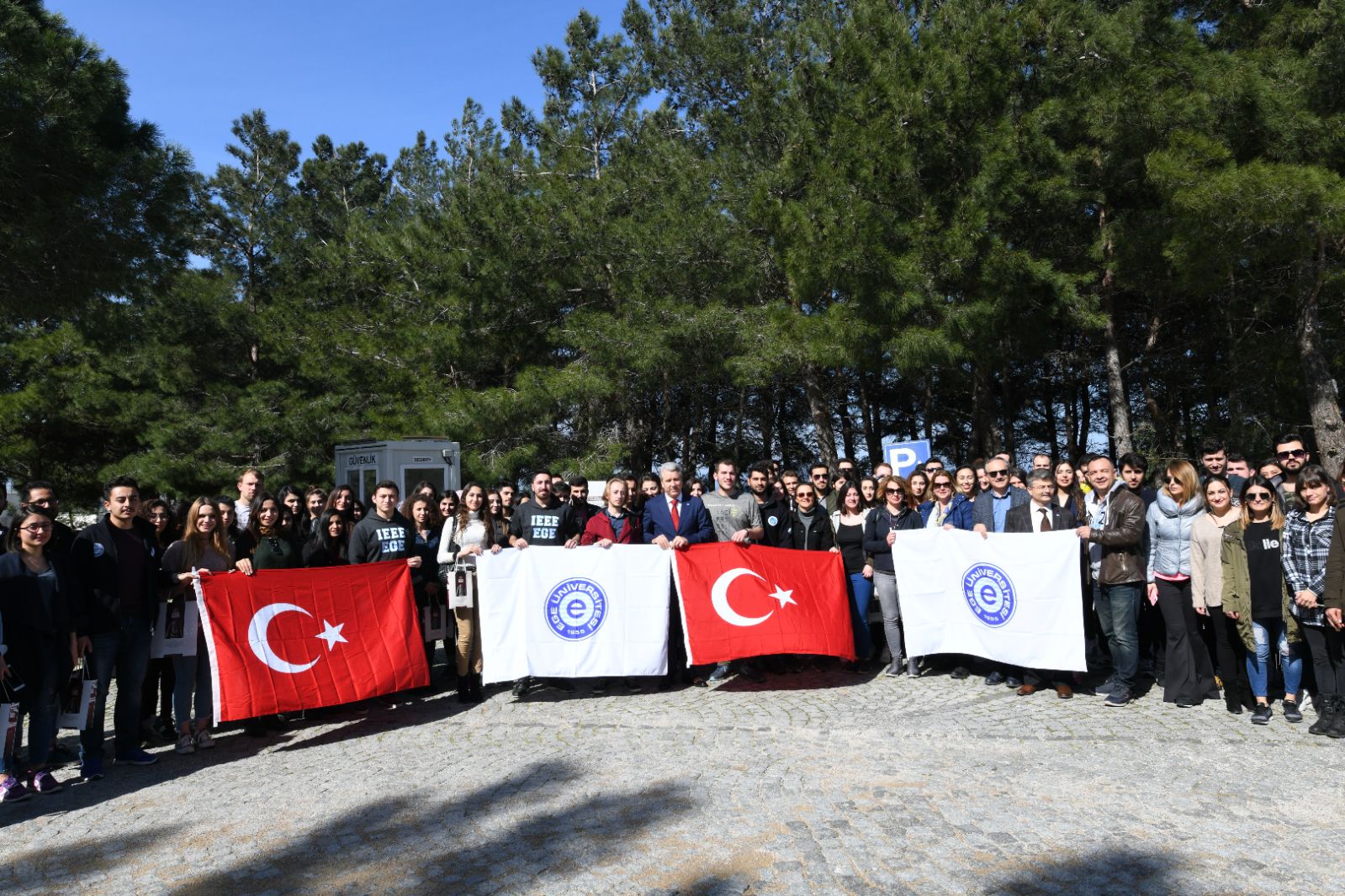 Prof. Dr. Budak, Egeli gençlerle birlikte Çanakkale’ye çıkarma yaptı