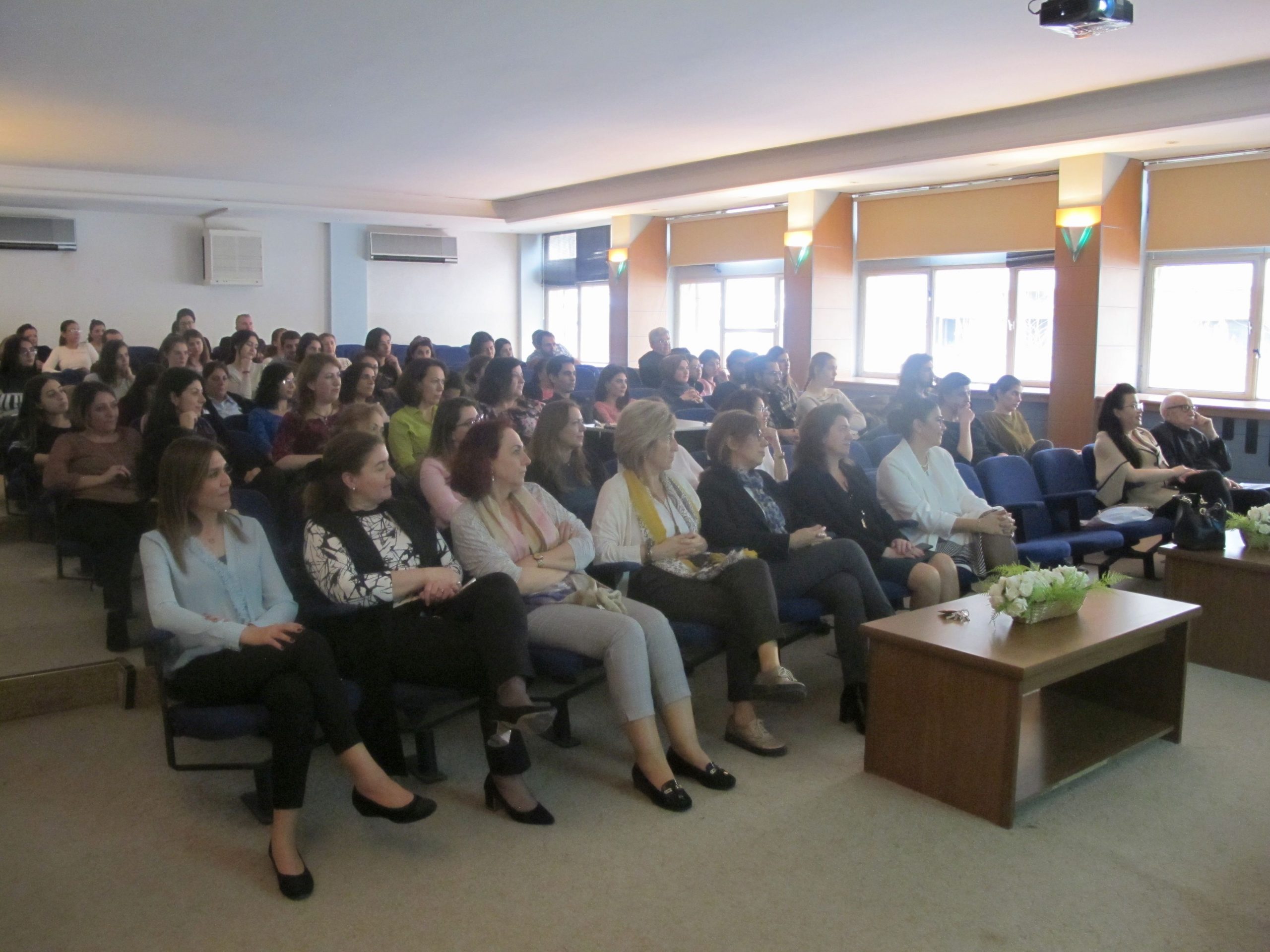 Prof. Dr. Okçay, “Tüketim kültürü, kadınları teknolojide sadece tüketen taraf olarak konumlar”