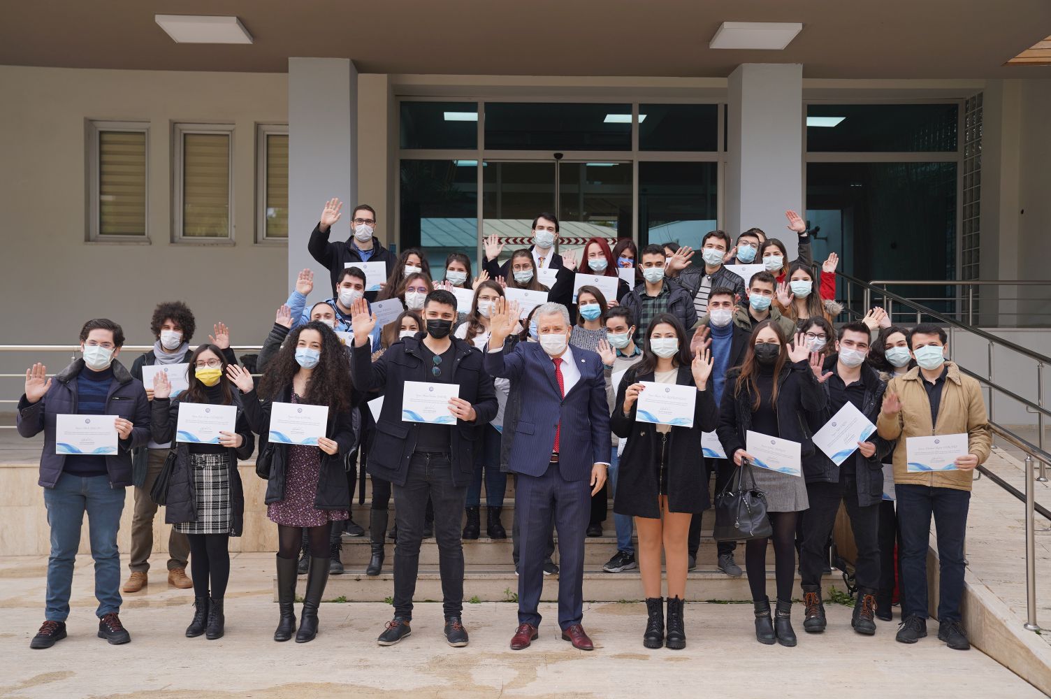 Rektör Budak’tan genç araştırmacılara “Başarı Belgesi”