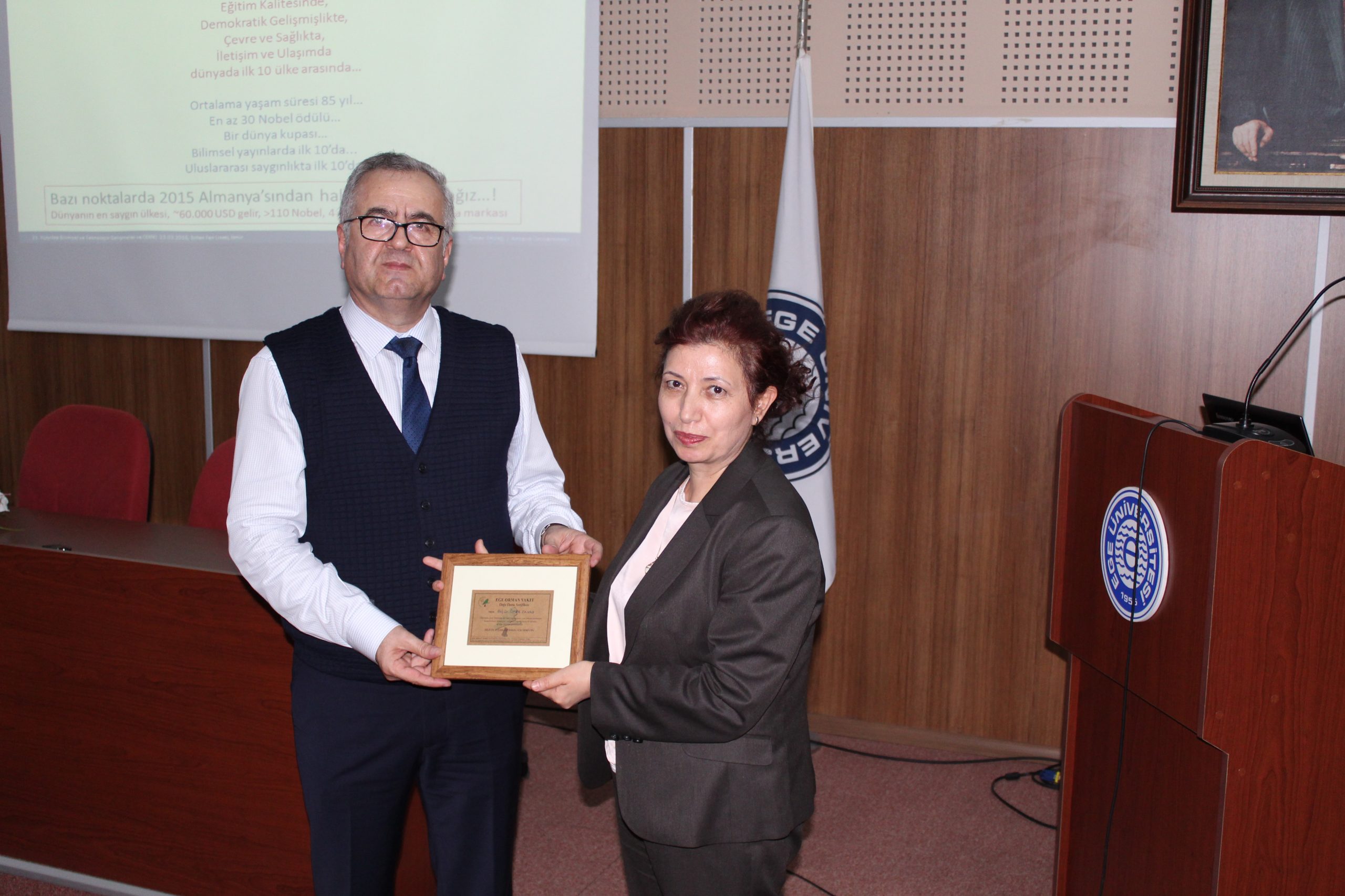 Prof. Dr. Yavaş, “Atomun içindeki bilgiye ulaştıkça yeni teknolojiler geliştirebiliyoruz”
