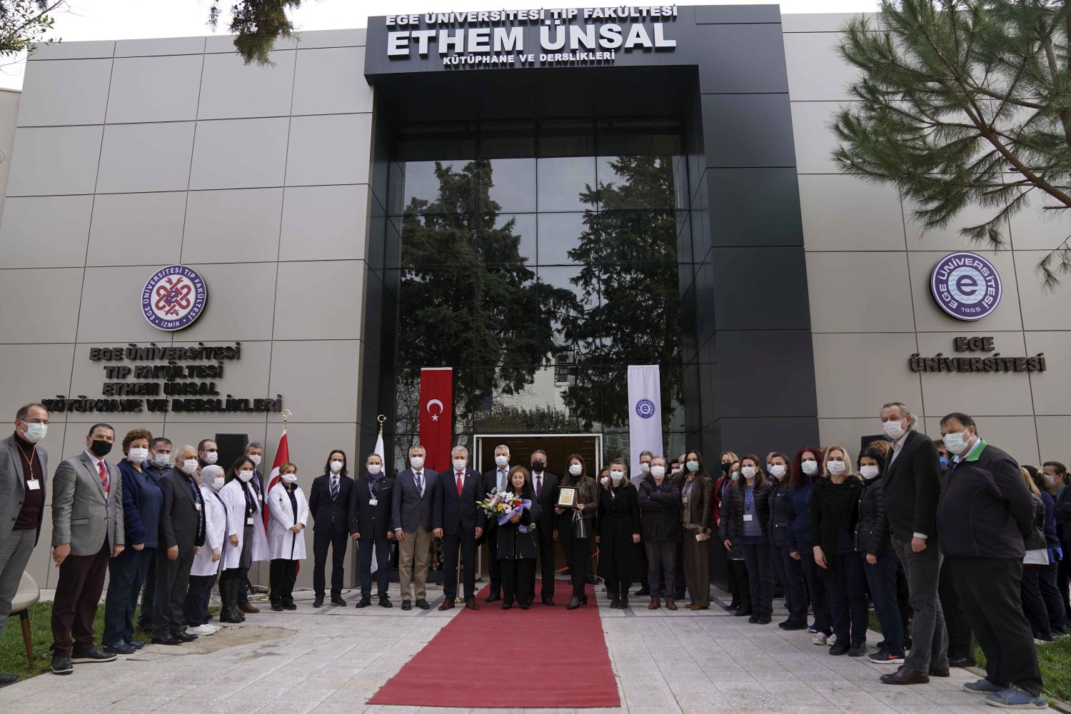Ege Tıp’ta yenilenen kütüphane ve derslikler törenle açıldı