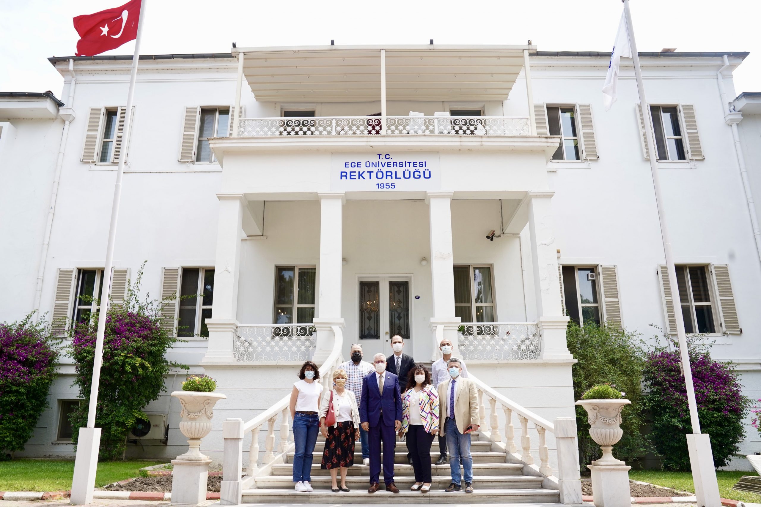 Halk sağlığını tehdit eden enfeksiyonlara karşı tanı kiti, ilaç formülasyonları ve aşı geliştirecekler