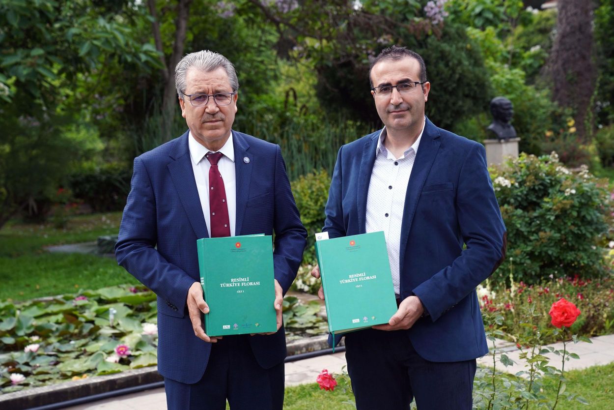 Çamlıhemşin Kaçkar Dağları’ndan yeni bitki cinsi “Taçlı Sümbül” bilim dünyası ile buluştu