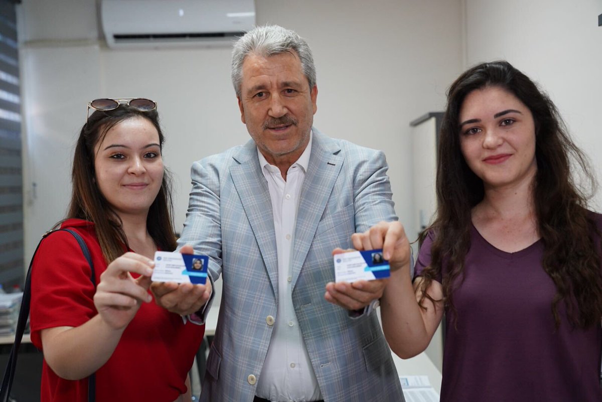 Ege Üniversitesi mezunlarıyla bağlarını güçlendiriyor