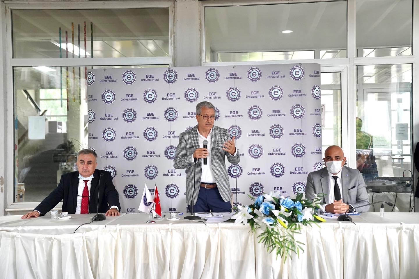 Rektör Budak, istişare toplantılarında akademisyenlerle buluşuyor