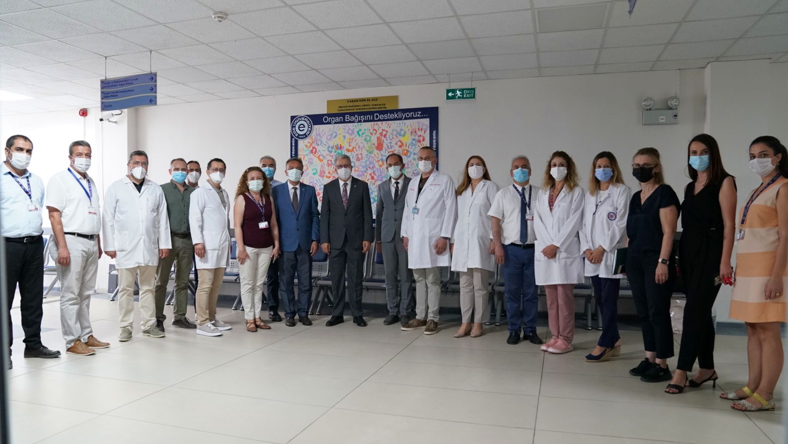 Ege’de 50 kişilik ekip aynı anda 4 organ nakli yaptı