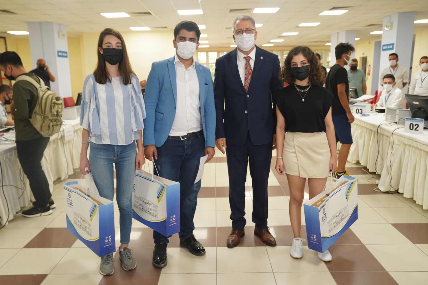 10 bin 227 öğrenci Egeli oldu