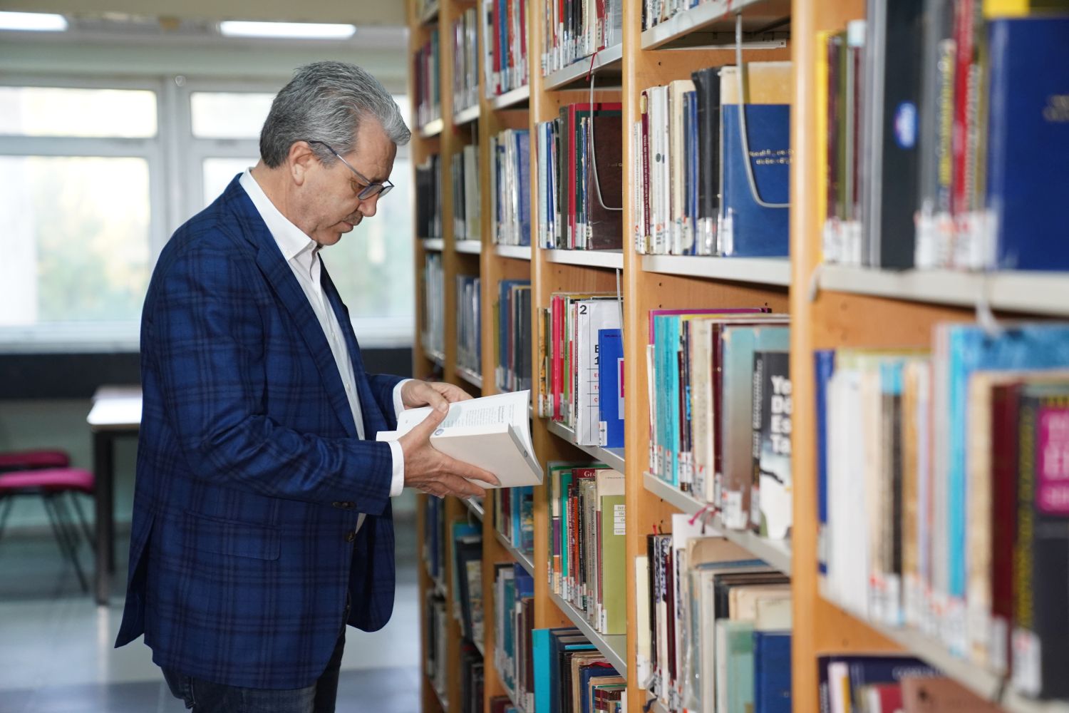 Rektör Budak, “Kütüphanemiz, öğrenci ve akademisyenlerin buluşma noktası olacak”