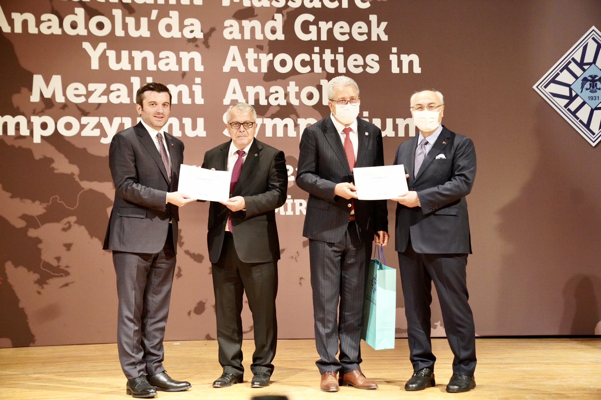 İzmir’de Ege Üniversitesinin ev sahipliğinde Türk Tarih Kurumu iş birliğiyle  “Mora Katliamı ve Anadolu’da Yunan Sempozyumu” düzenlendi