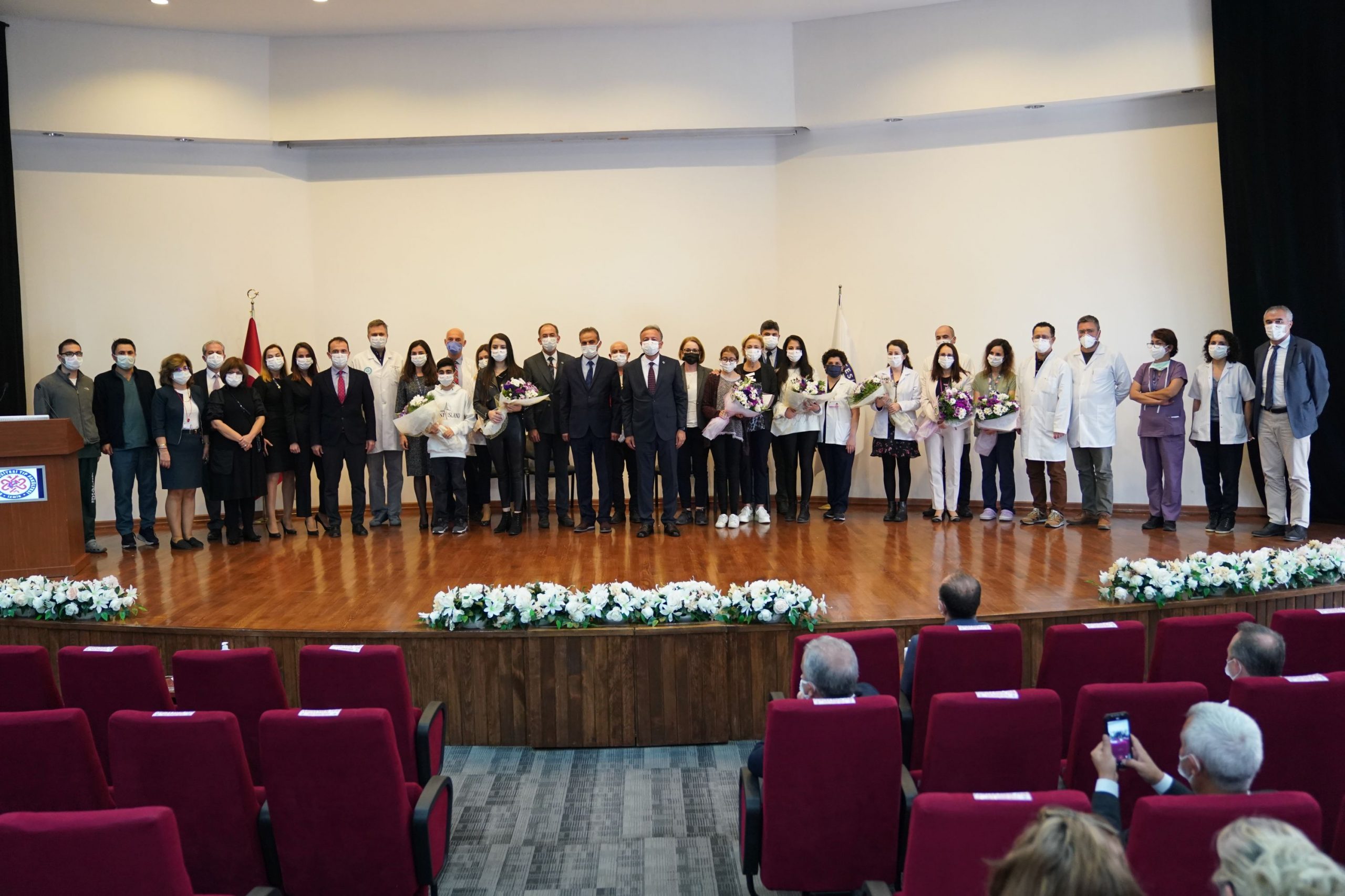 Organ nakli programında duygulandıran anlar İngiliz anne ayakta alkışlandı