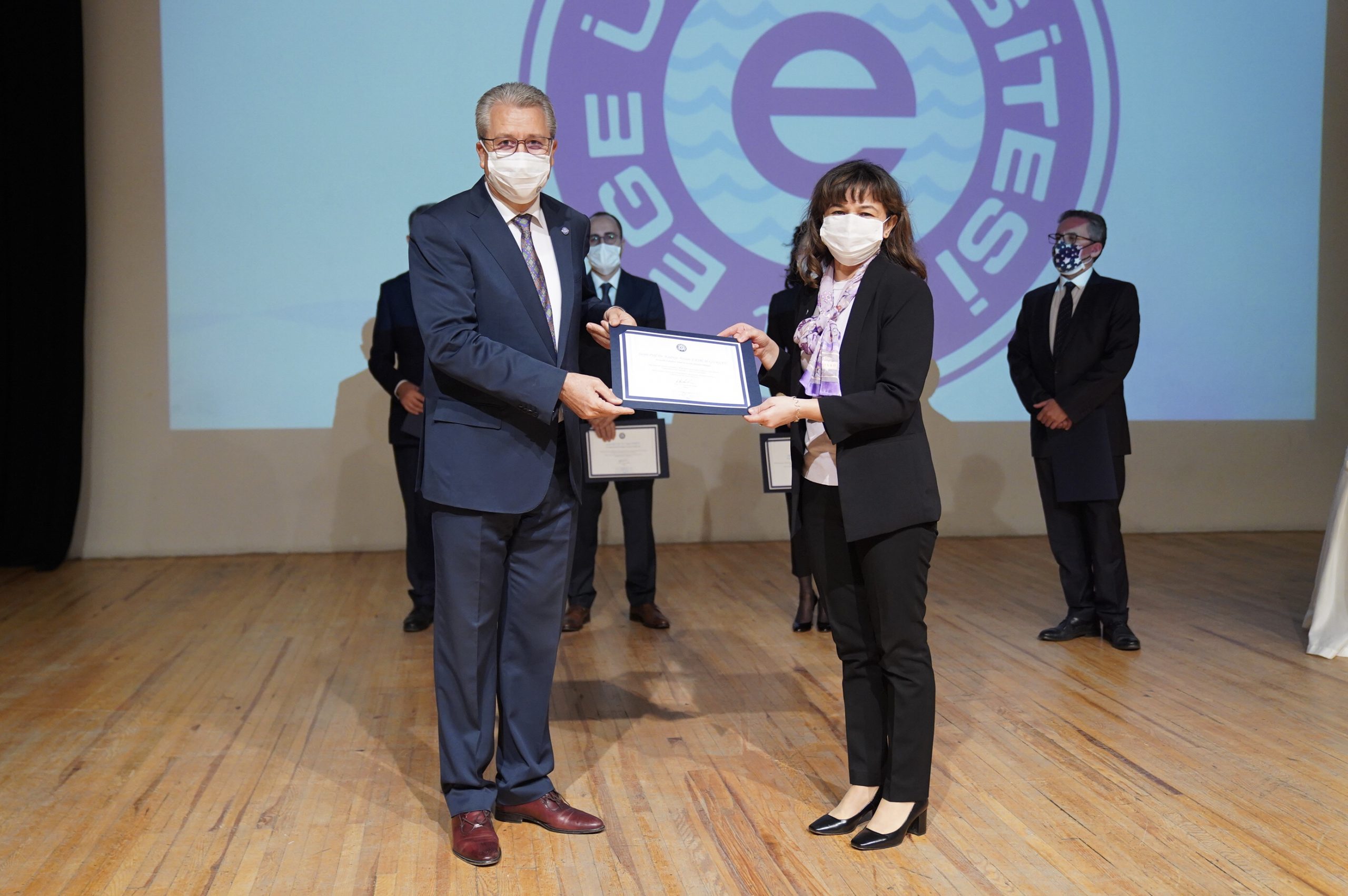 Egeli Akademisyen Prof. Dr. Arzum Erdem Gürsan Biyosensörler alanında en prestijli derginin editörleri arasında yer aldı
