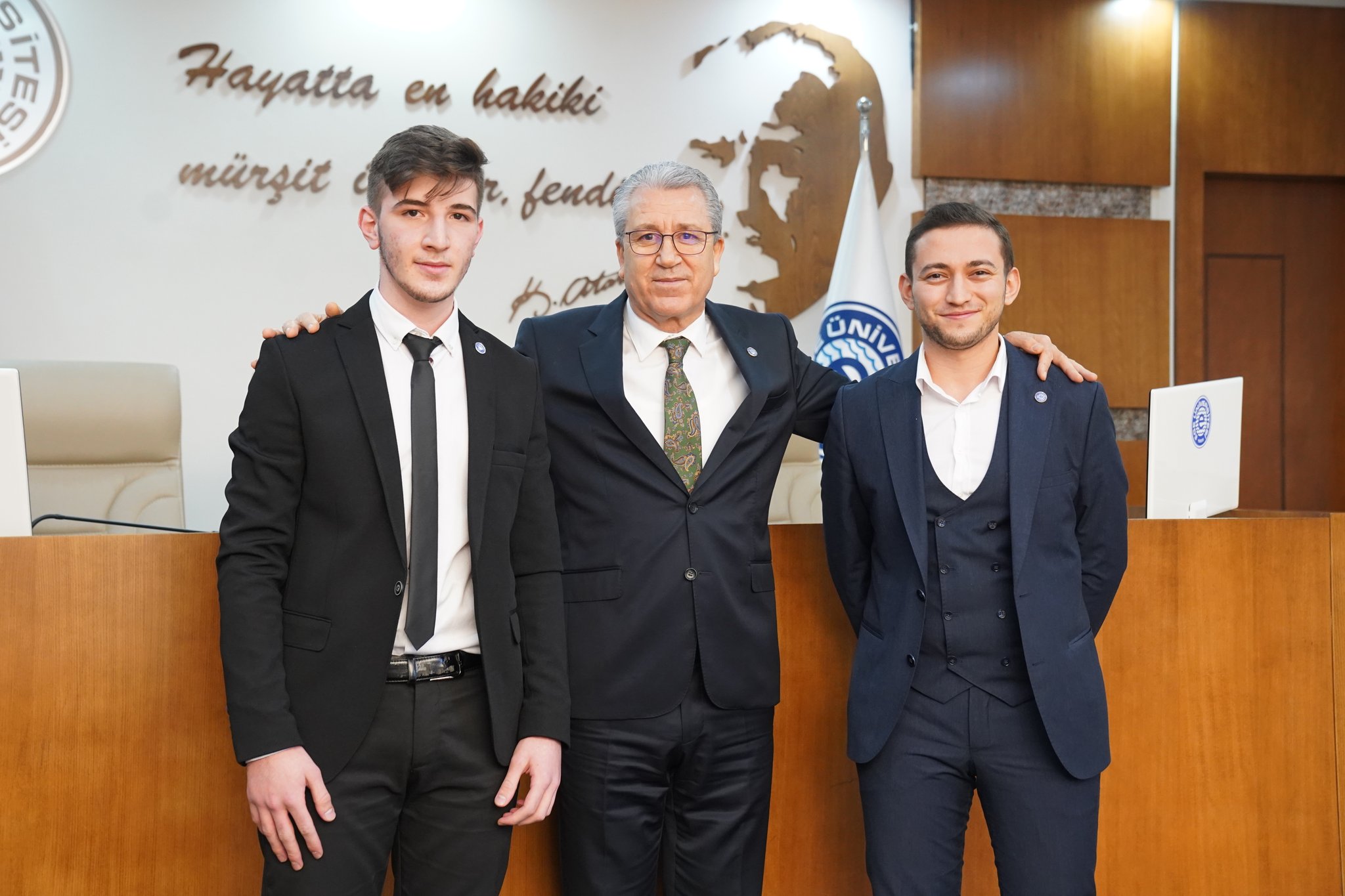 EÜ Öğrenci Senatosu ilk toplantısını Rektör Budak’ın katılımıyla gerçekleştirdi