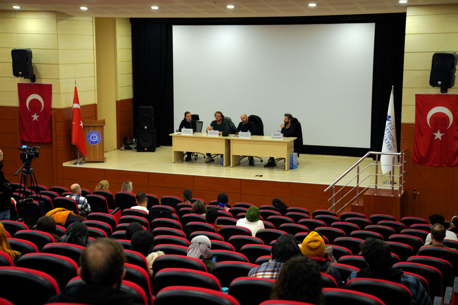 Yönetmen Turhan, “ Dijital platformlar sinemanın ikinci altın çağını getirebilir”