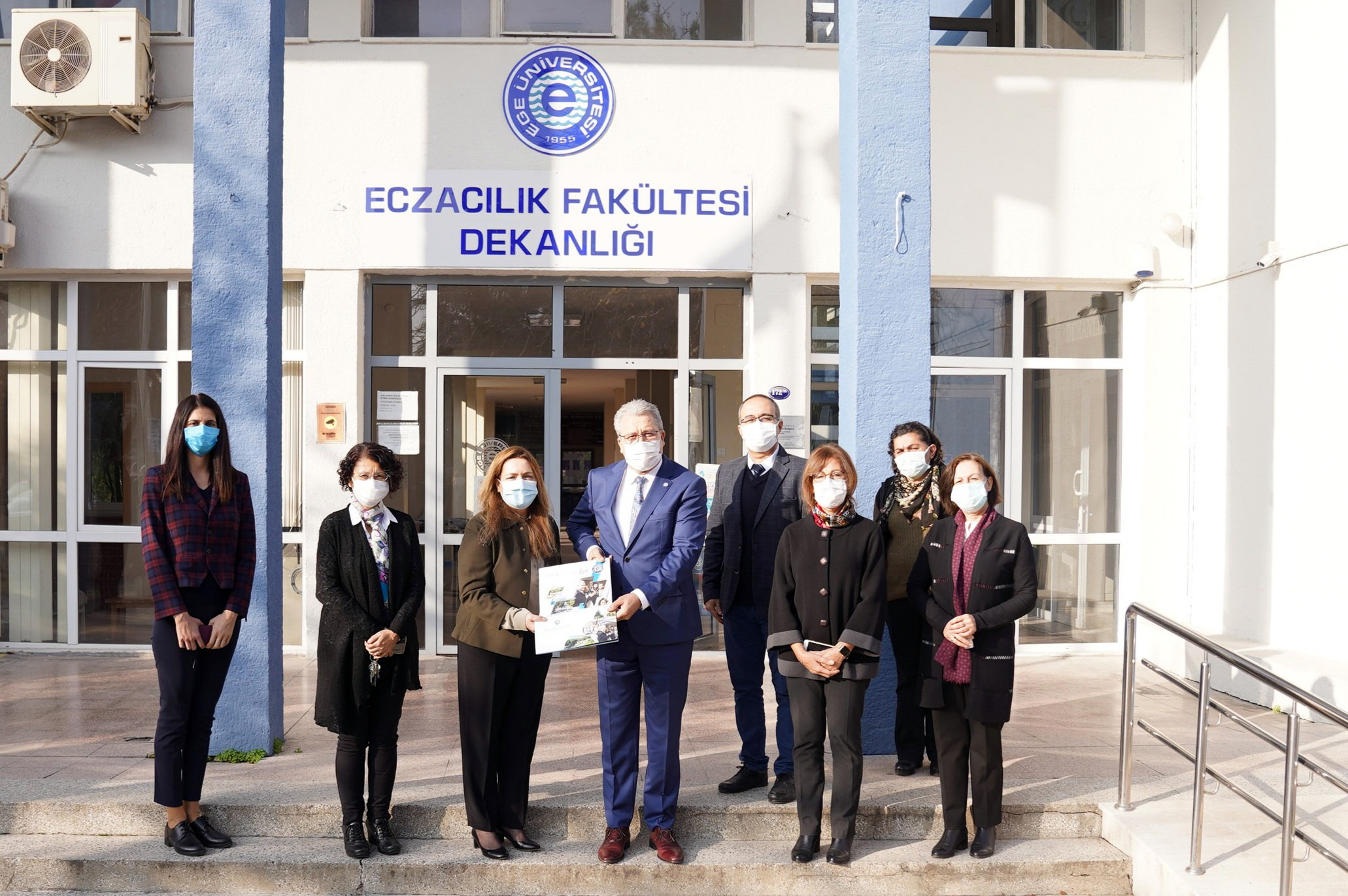 EÜ Eczacılık Fakültesi ikinci kez “Tam Akredite” oldu