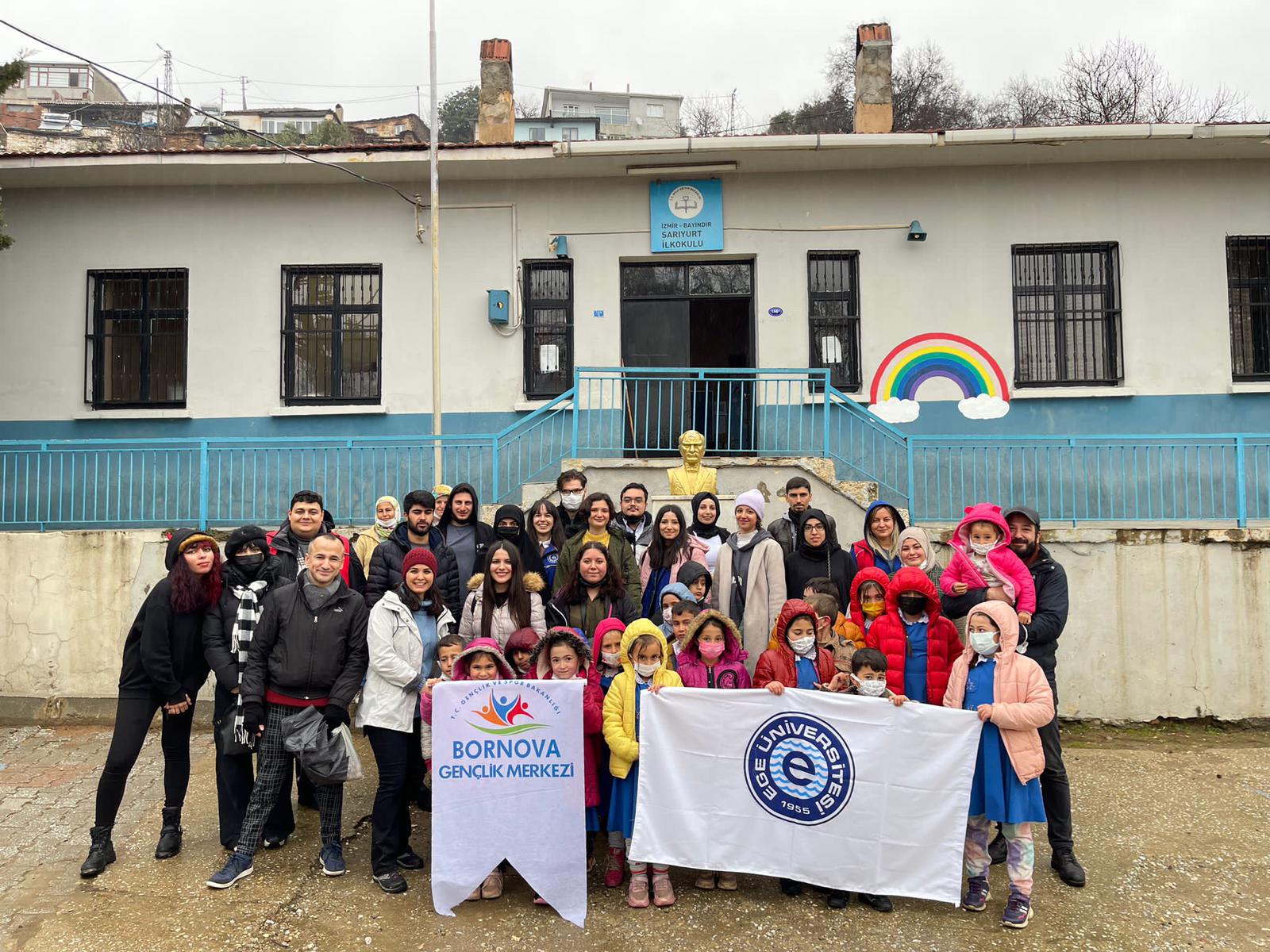“Egeli Gençler Sanatı Köylere Taşıyor”