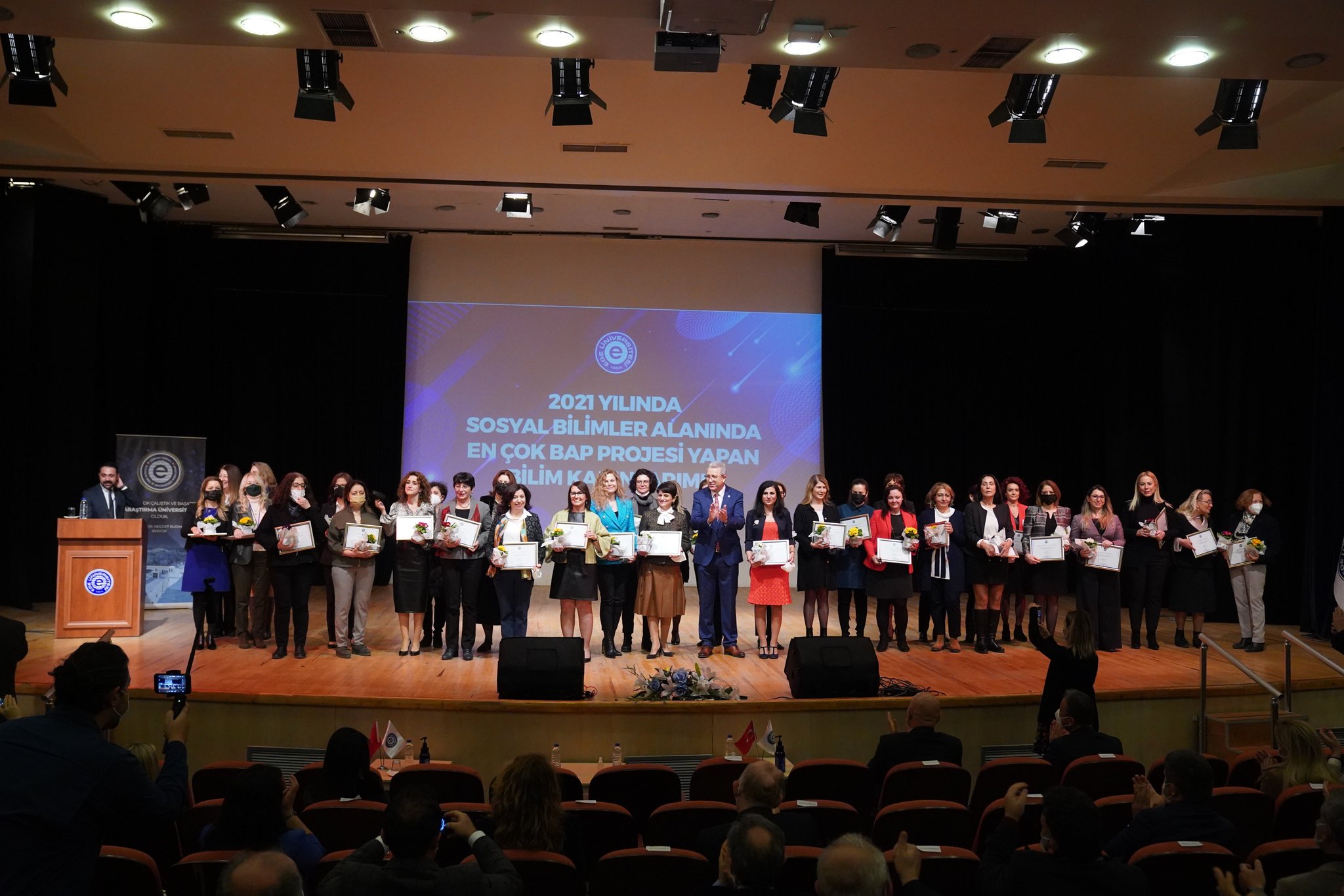 Rektör Budak, “Kadrosunun yarısından fazlası kadın olan bir üniversiteyiz”