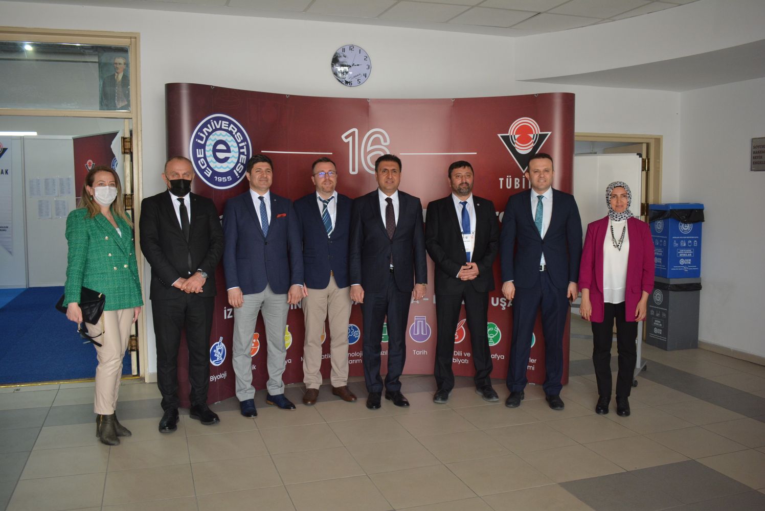 EÜ’de “TÜBİTAK 16. Ortaokul Öğrencileri Araştırma Projeleri İzmir Bölge Yarışması Sergisi”nin açılışı yapıldı