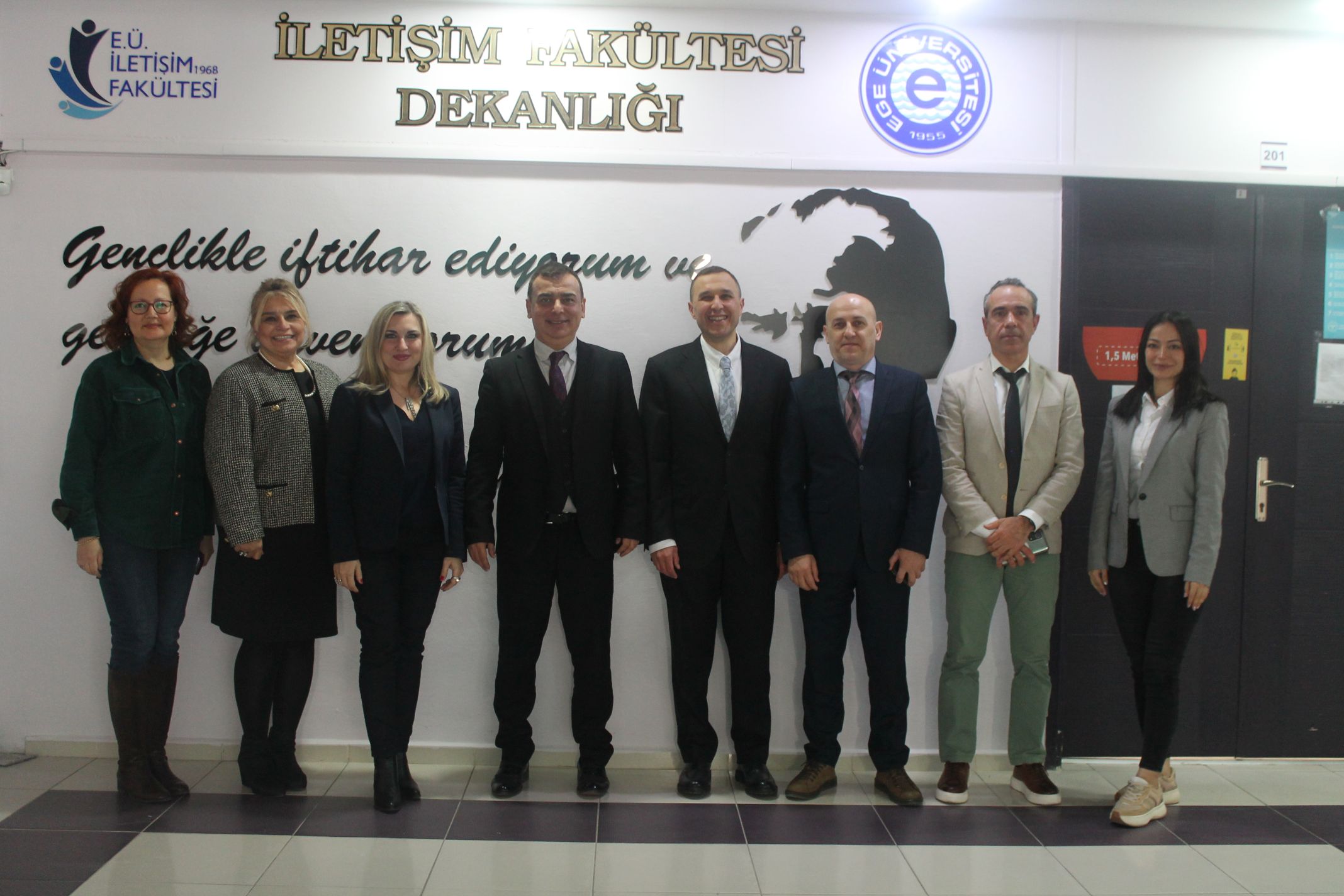 Dekan Prof. Dr. Gültekin’den Egeli iletişimcilere iş ve staj müjdesi