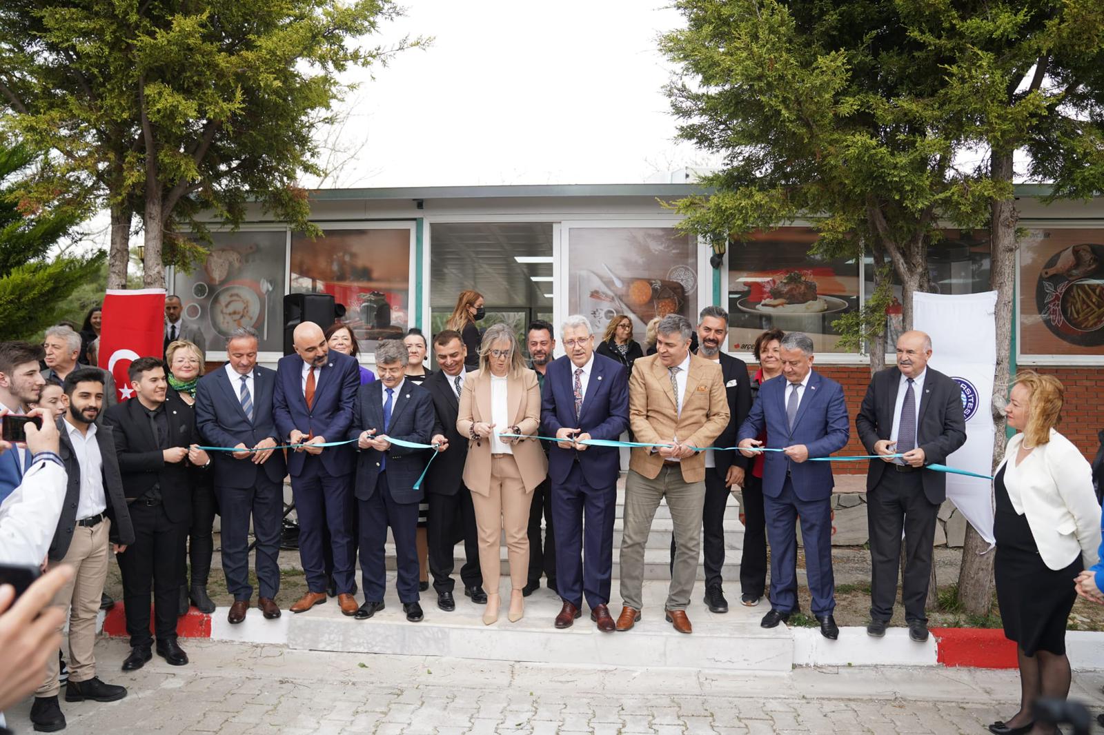 Hem Eğitim Mutfağı’nın açılışı yapıldı hem de Gastronomi Akademisi’nin temeli atıldı