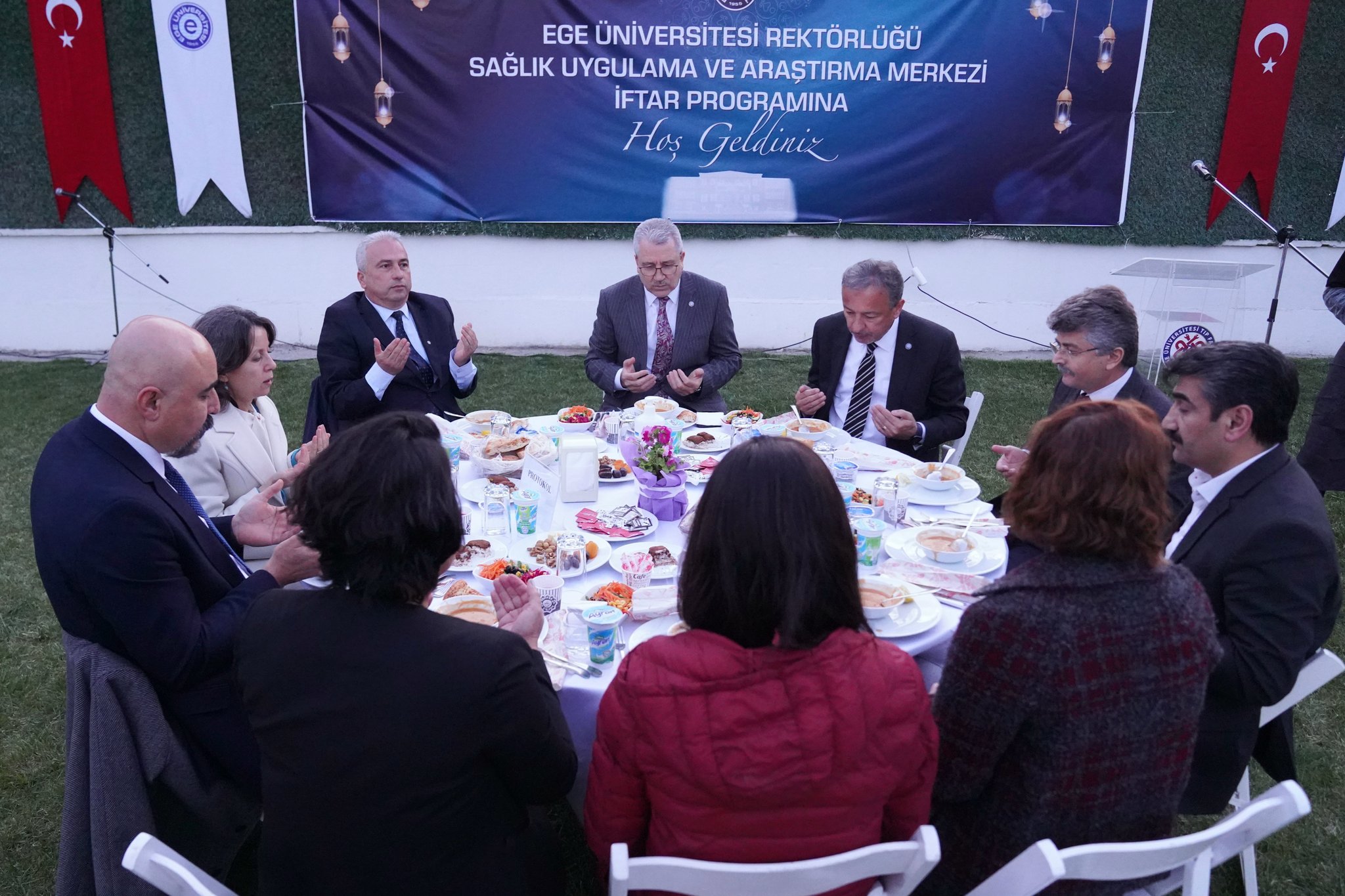 EÜ Tıp Fakültesi ailesi iftarda bir araya geldi