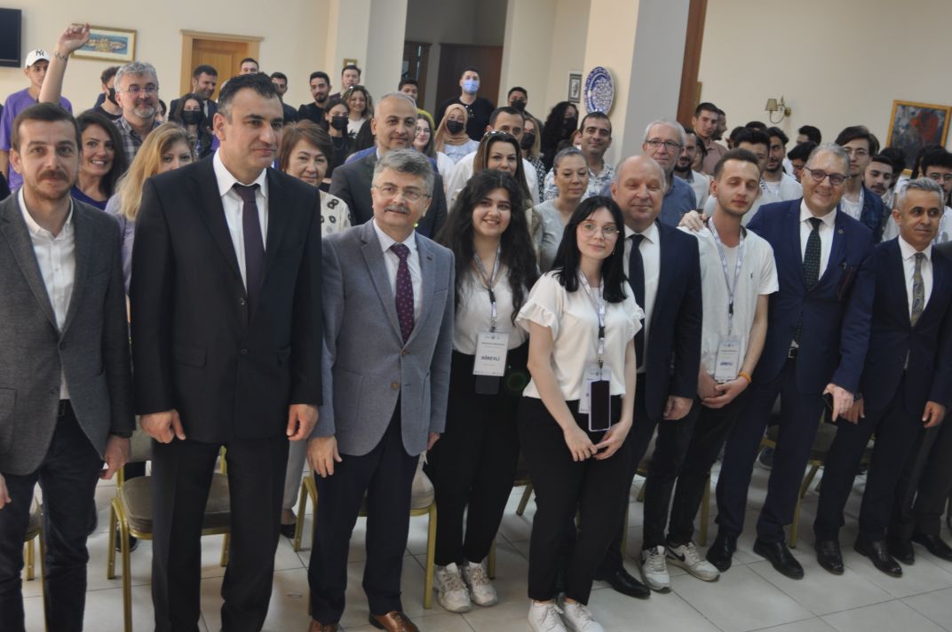Ege Meslek Yüksekokulu öğrencileri Kariyer Günlerinde iş dünyasıyla buluştu
