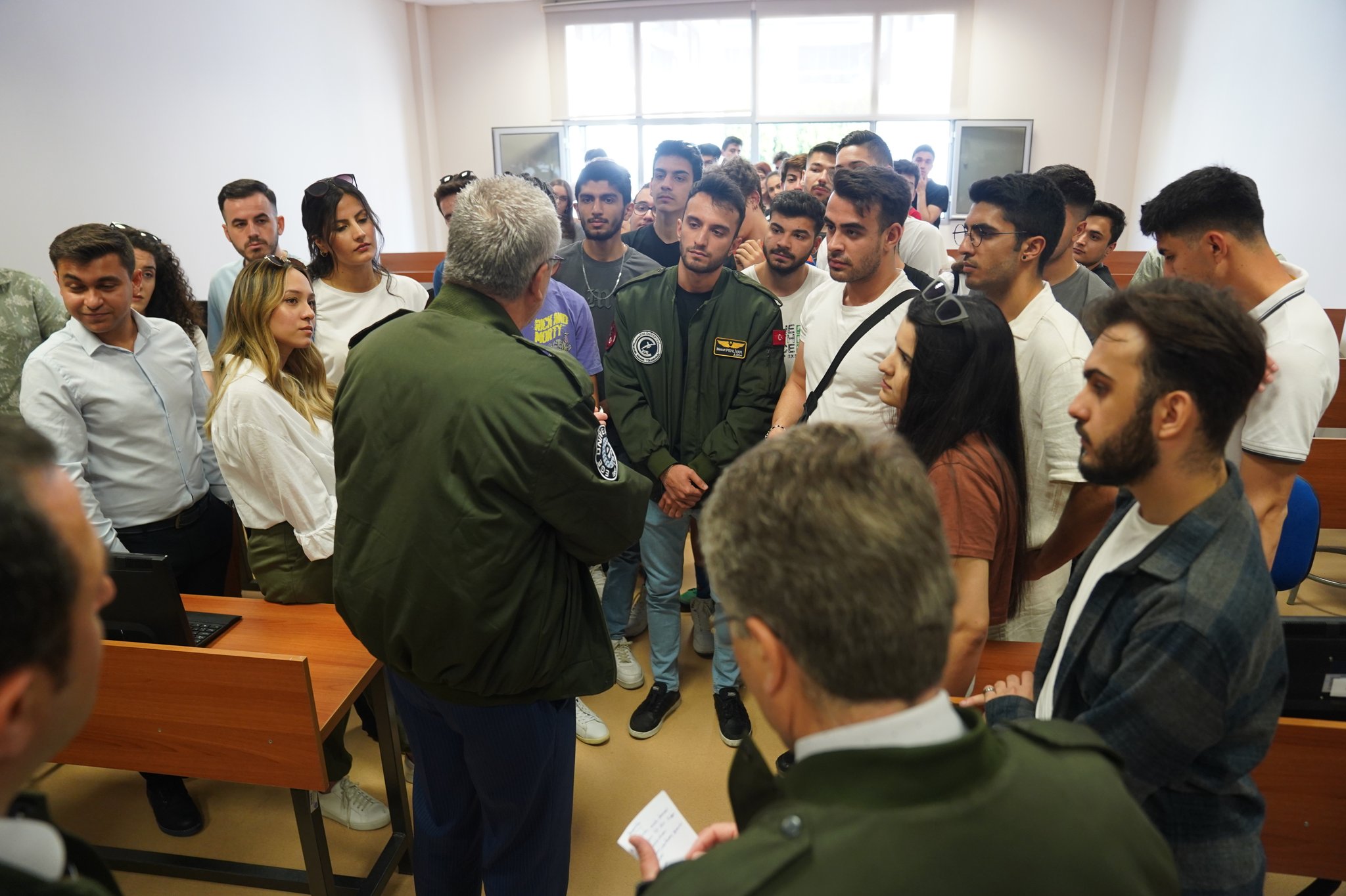 Rektör Budak, uçak simülasyonu eğitimine katıldı