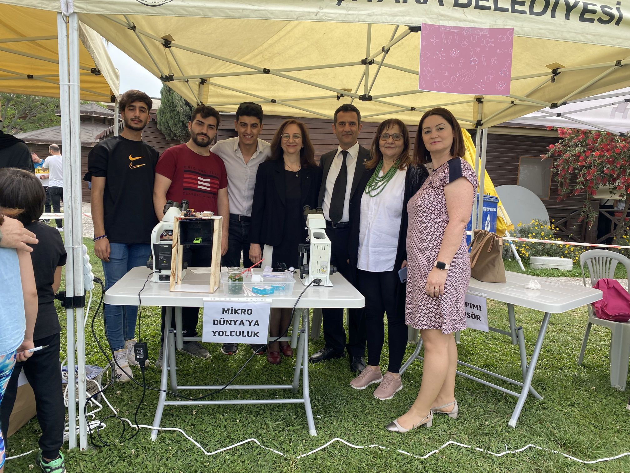Karşıyakalı çocuklar “Fen Bilimleri Şenliği” ile eğlendi