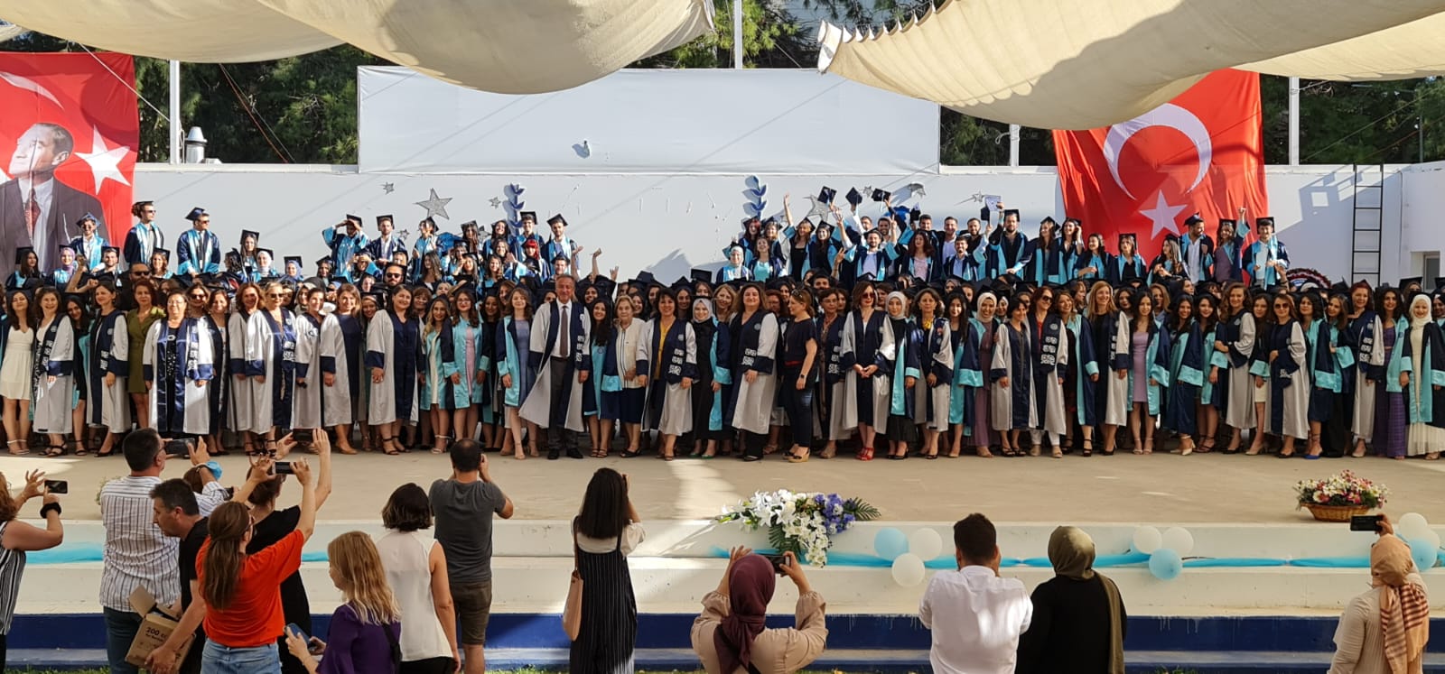 Egeli hemşireler kep attı