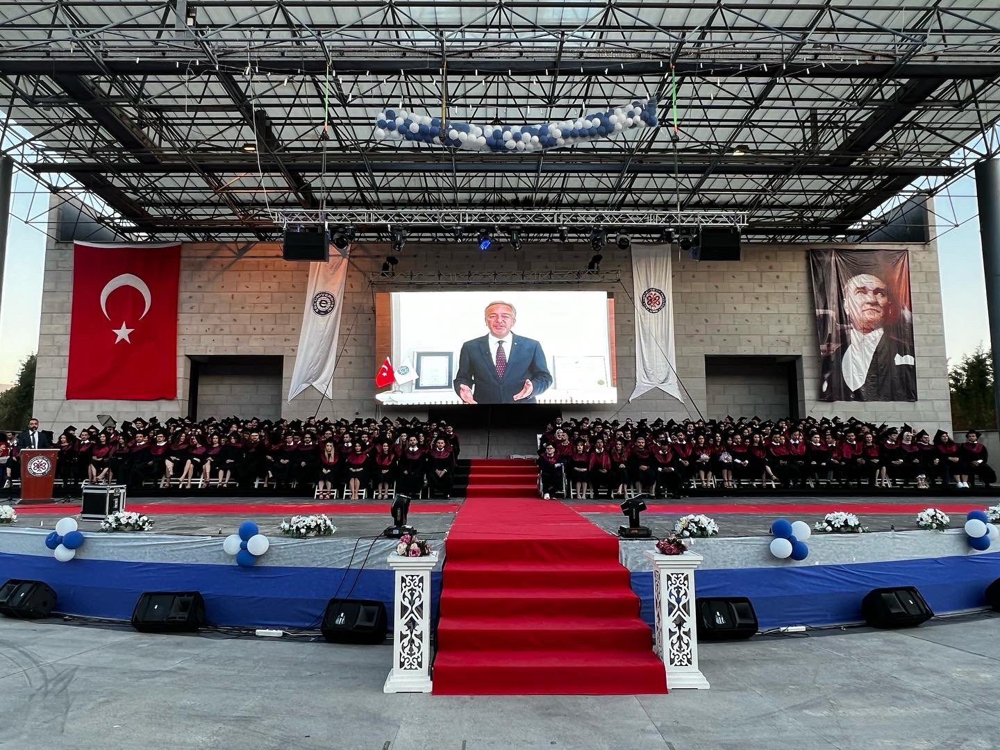 EÜTF’de yeni dönem mezunları sağlık sektörüne uğurlandı