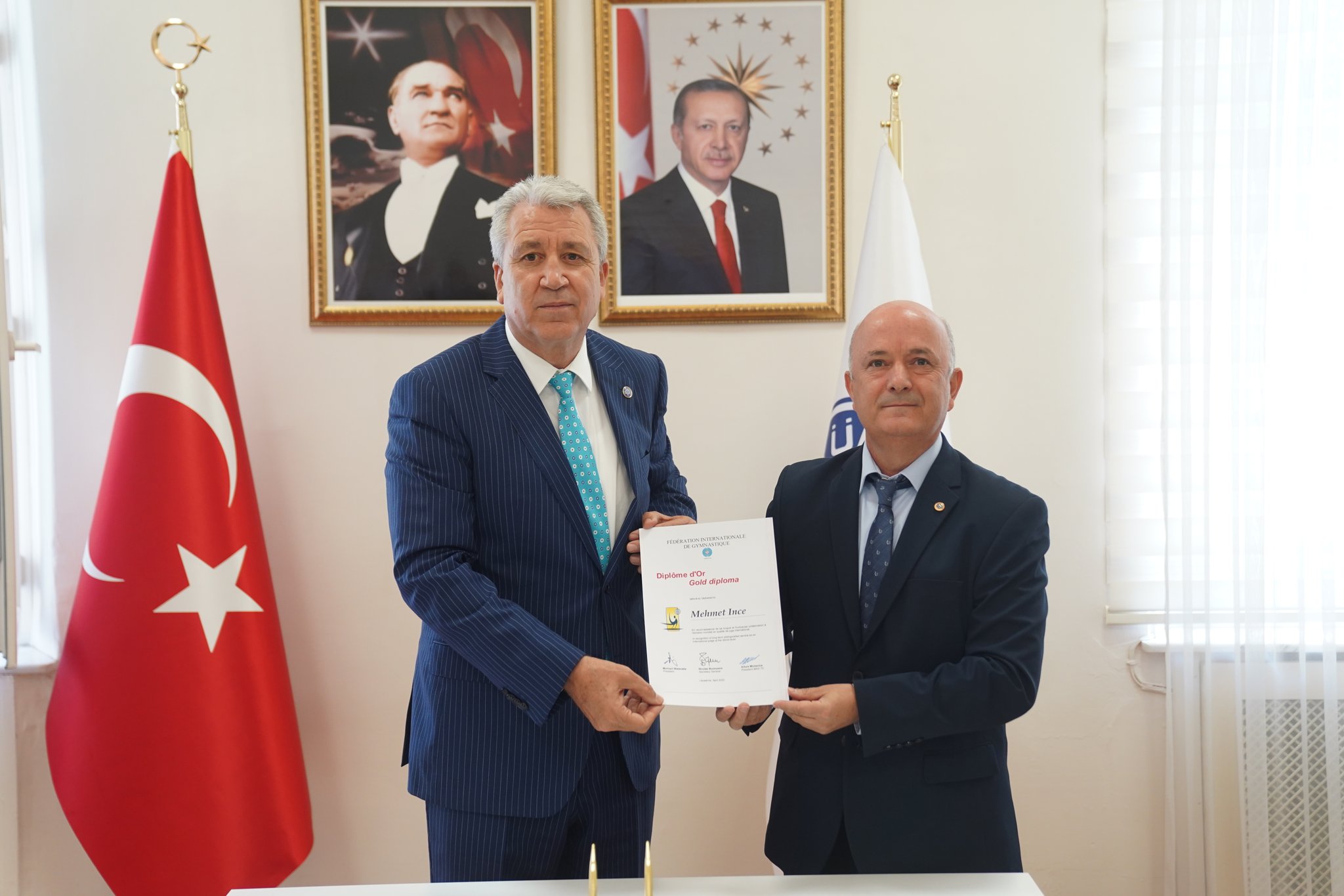 Egeli akademisyen ve uluslararası hakem Mehmet İnce’ye FIG’den ‘Altın Diploma’ ödülü