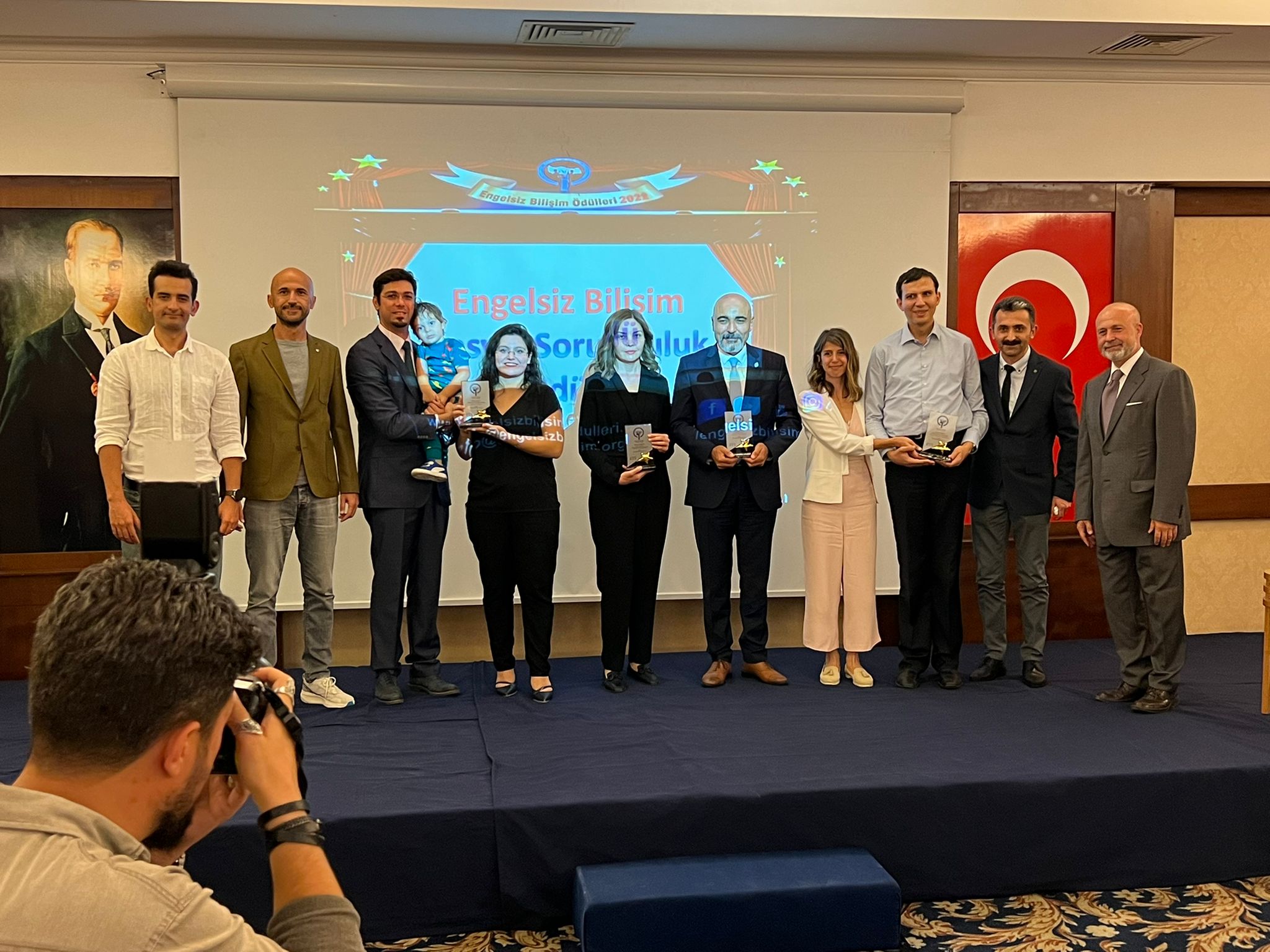 Ege Üniversitesinin “Engelsiz Üniversite” uygulamaları ödüllendirilmeye devam ediyor