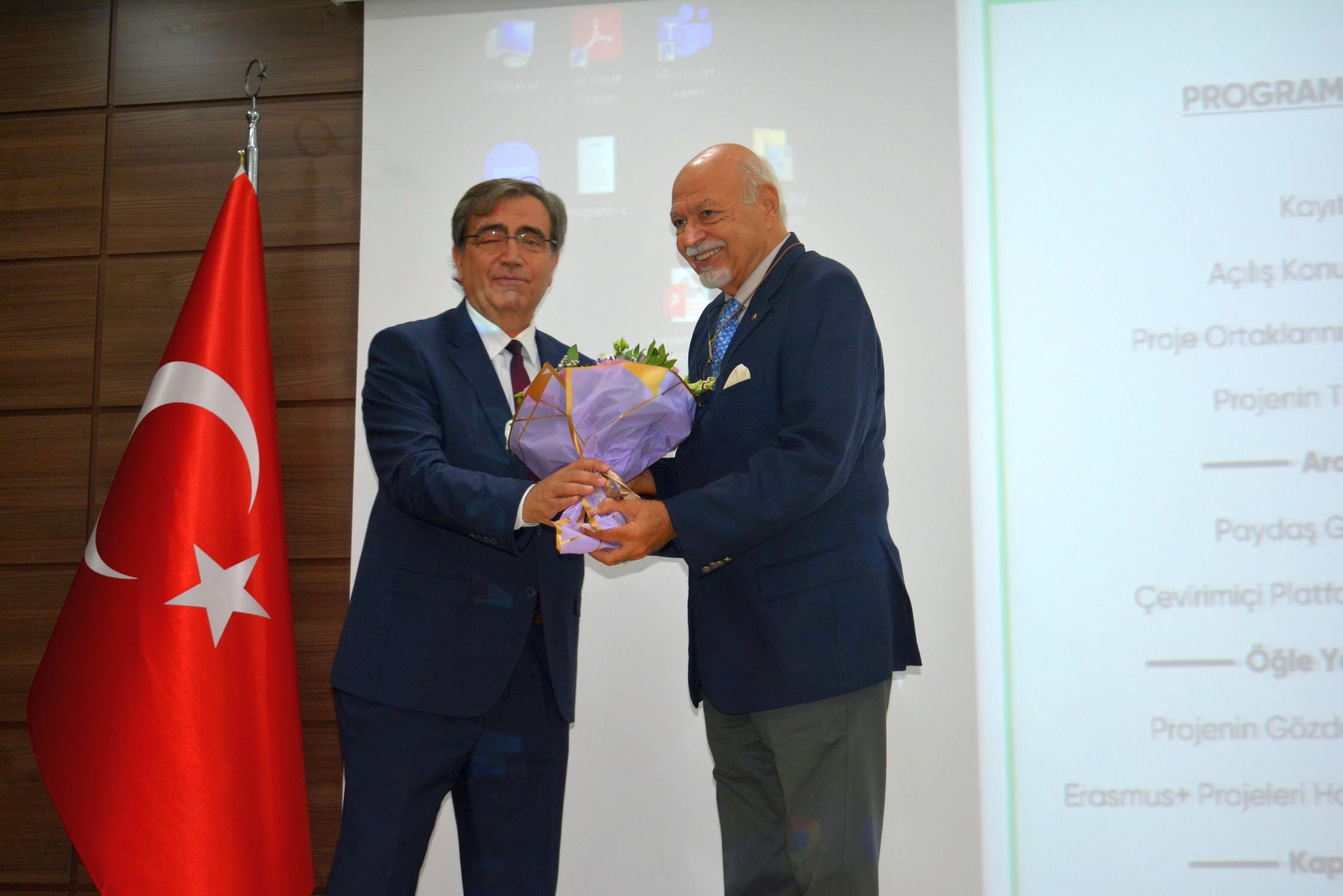 Arat, “Türkiye, tarih boyunca zorda kalan milletlere Anadolu’nun kapısını açmıştır”