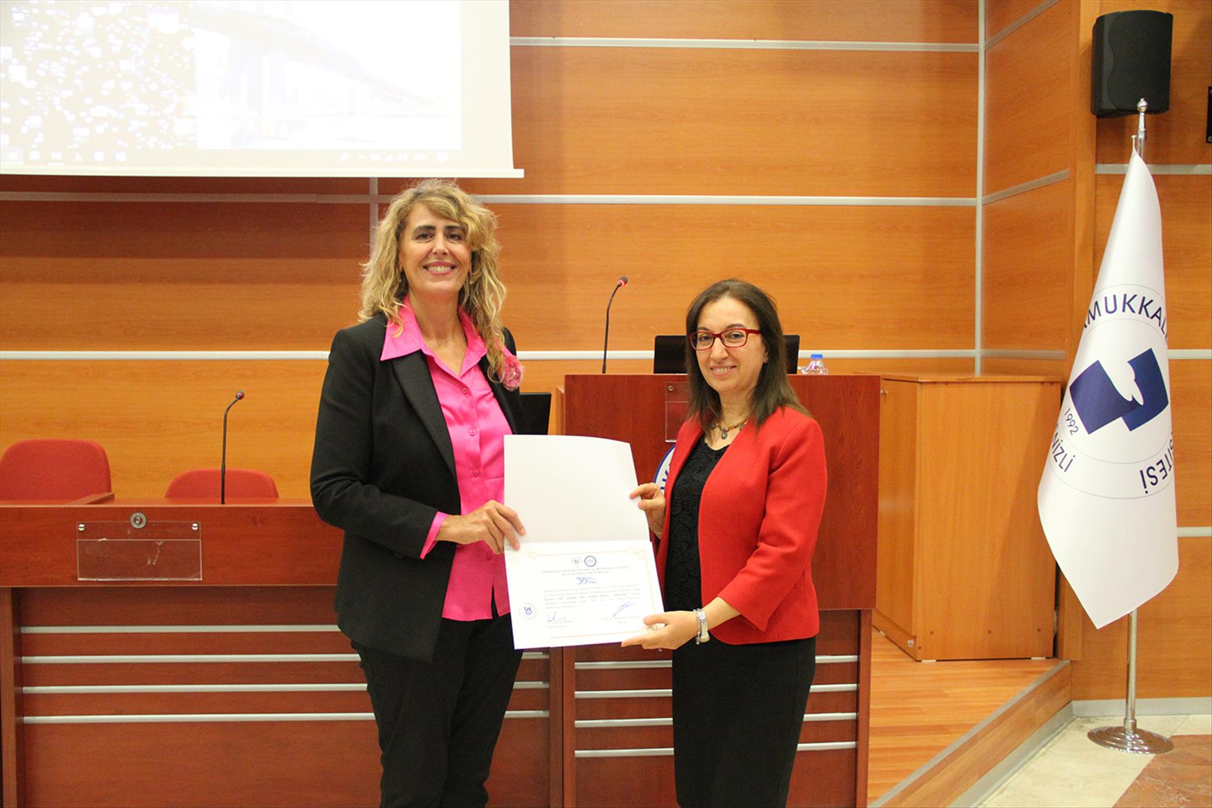 <strong>Egeli akademisyen Prof. Dr. Alev Fatoş Parsa PAÜ’ye konuk oldu</strong>
