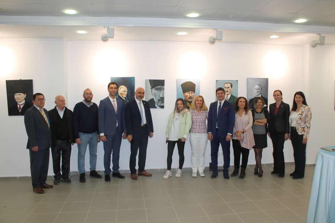 EÜ Güzel Sanatlar Eğitimi Bölümünün “İzinde İz Bırakmak” sergisi sanatseverlerle buluştu