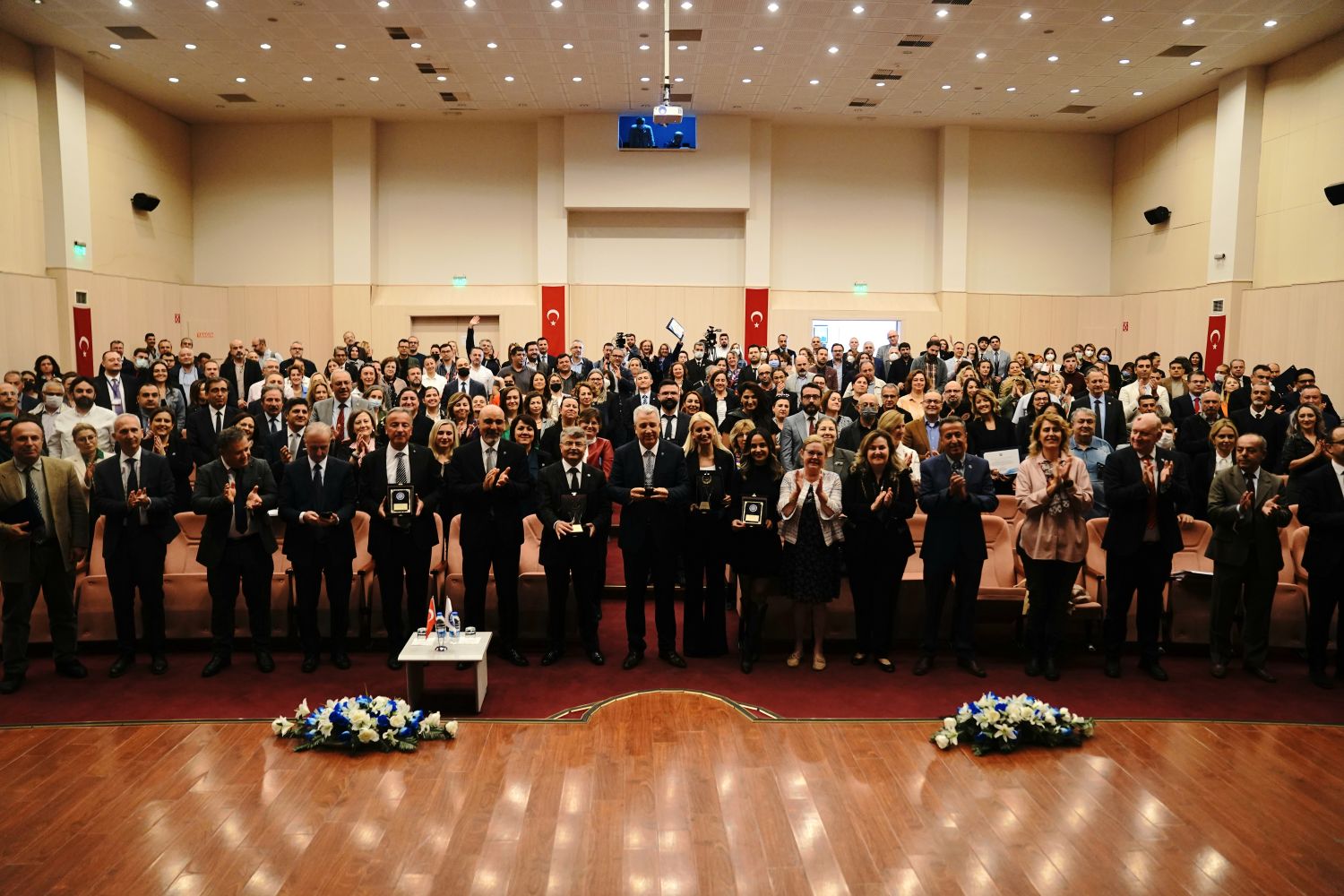 EÜ’de “Öğrencilerin Kariyer Gelişimini En Etkin Şekilde Destekleyen Üniversite” ödülüne katkı sağlayanlar ödüllendirildi