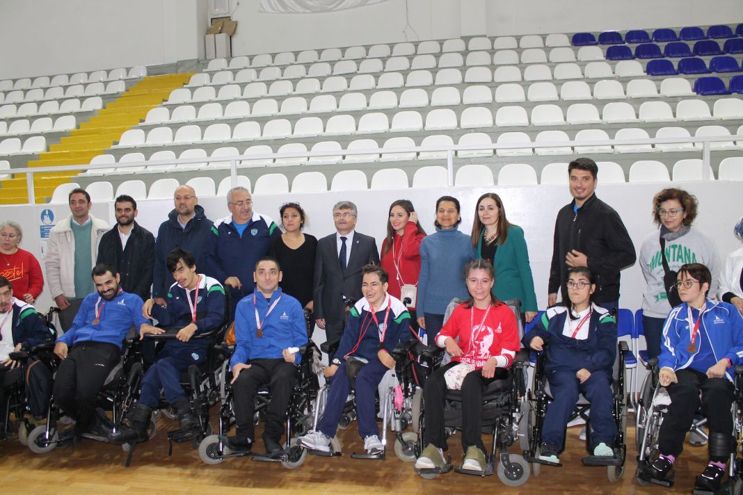 <strong>Ege’de özel gereksinimli öğrenciler sporla buluştu</strong>