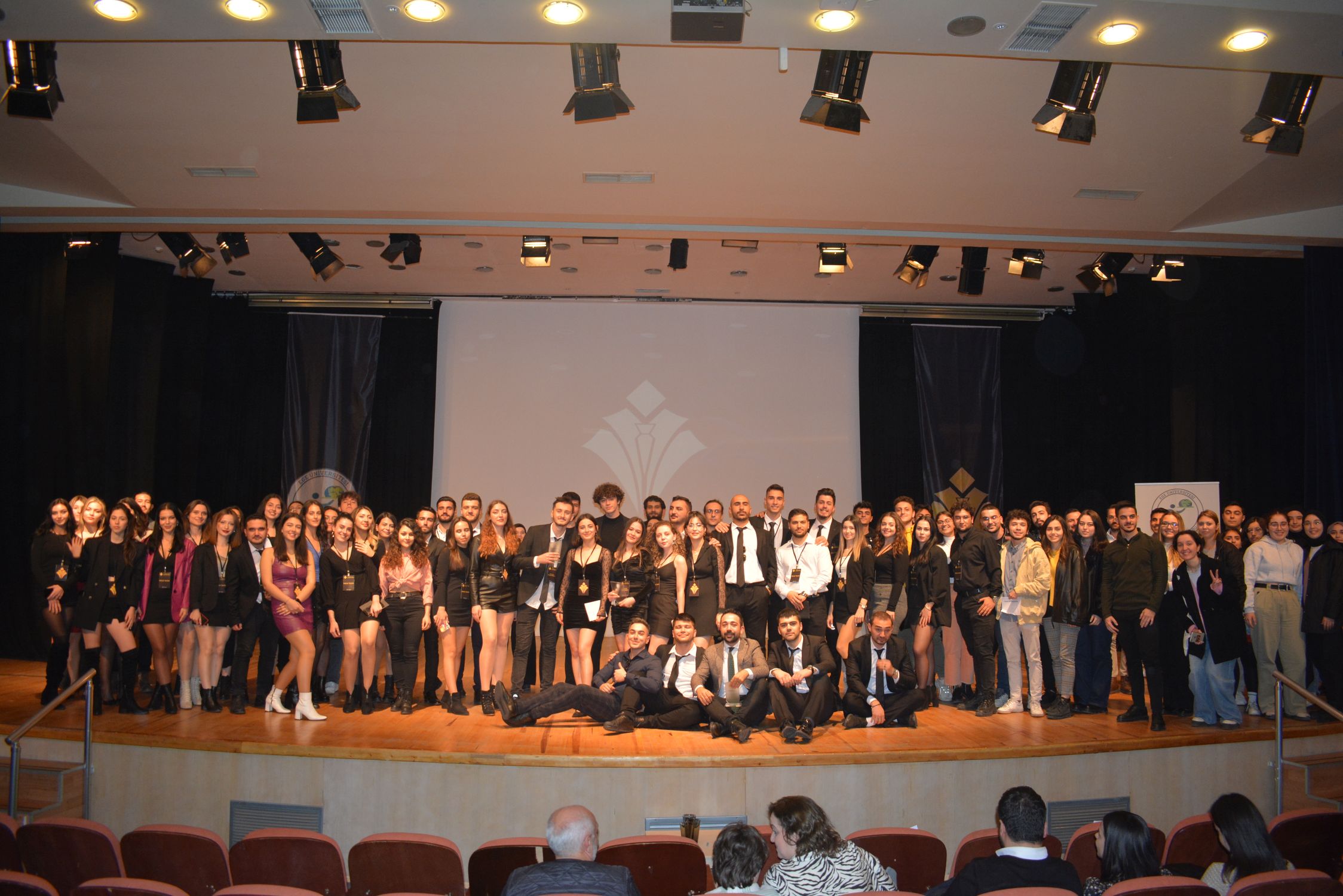 <strong>Ege’de “7. Kristal Yaka İş Ödülleri” sahiplerini buldu</strong>