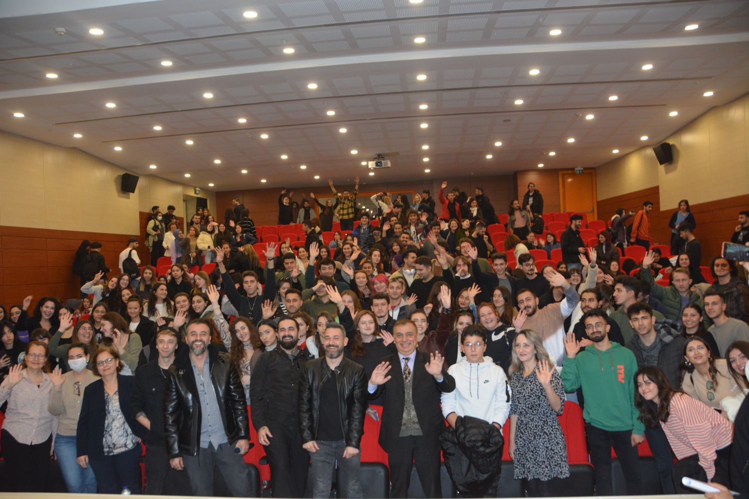 <strong>EÜ İletişim Fakültesi ünlü isimleri öğrencileriyle buluşturmaya devam ediyor</strong>