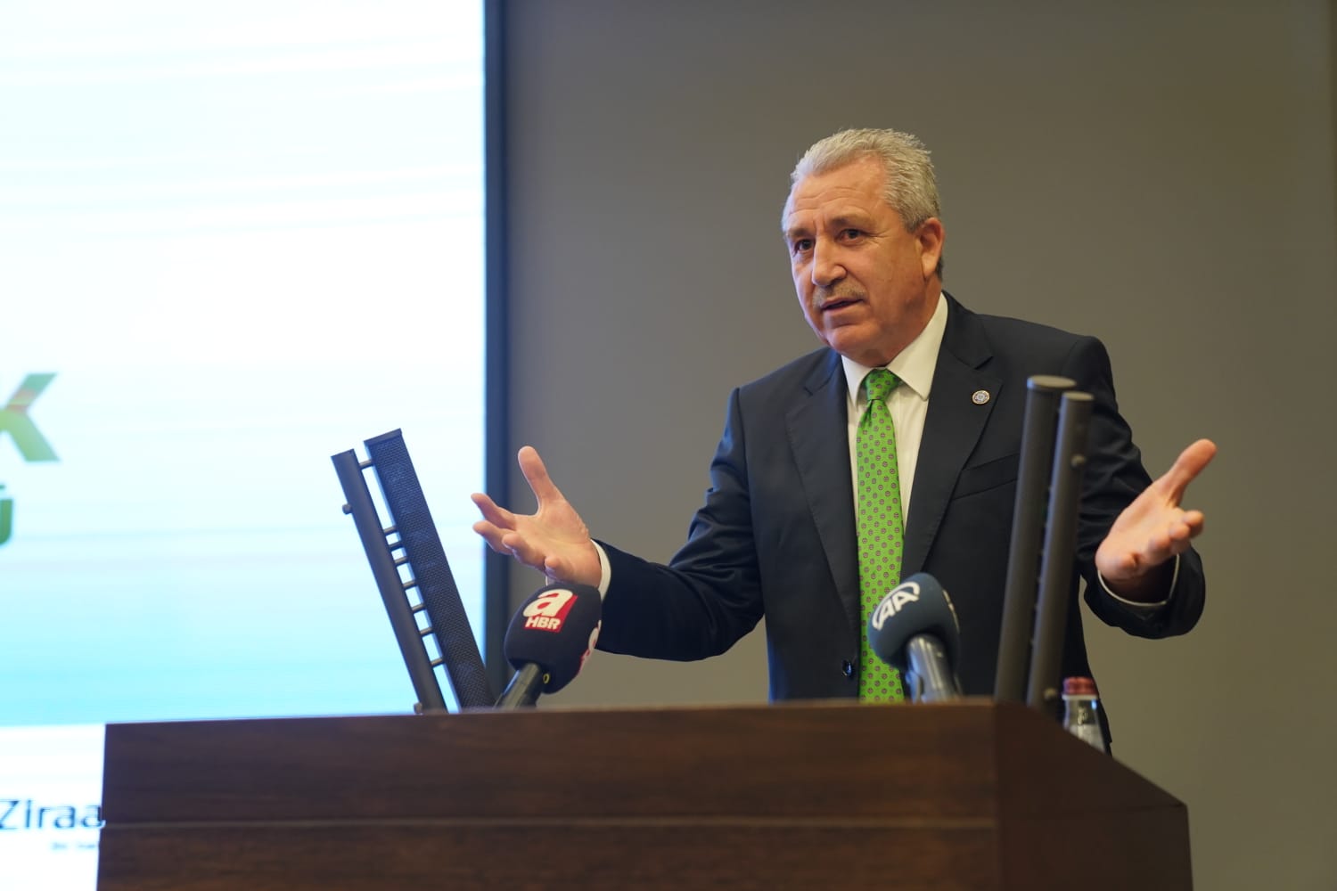 Rektör Budak, “Tohumculuk alanında dünyadaki uluslararası standartlarda 7 üniversiteden biriyiz”