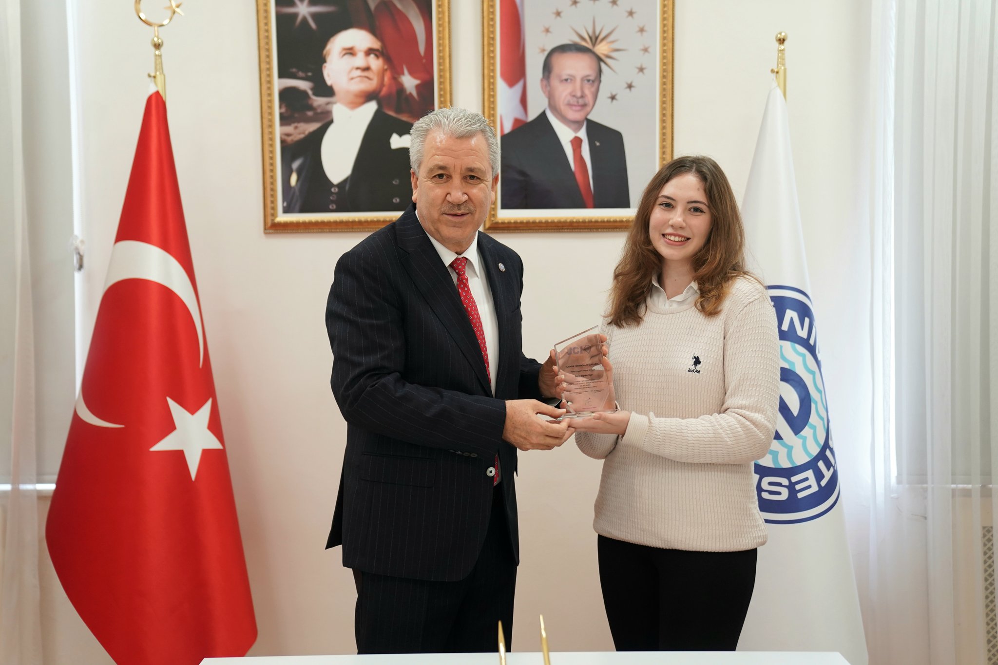 <strong>Ege Üniversitesi öğrencisi Siğnem Uçar’ın projesine birincilik ödülü</strong>