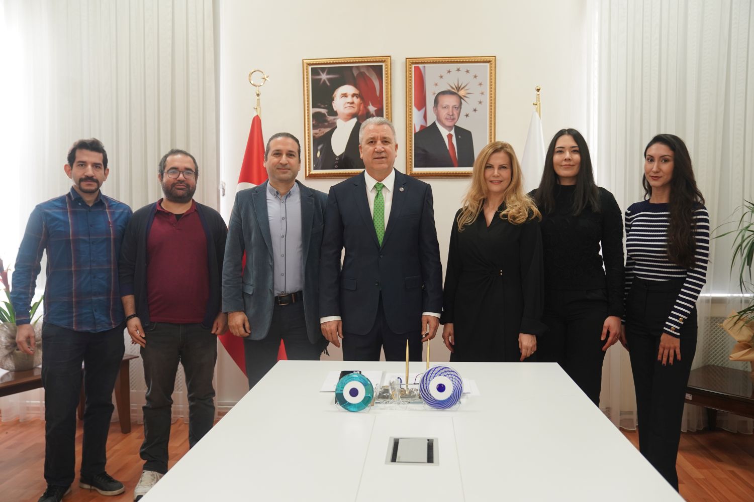 Egeli Bilim Ekibi,  akıllı pişirme yönetim sistemli yerli döner makinesi üretecek