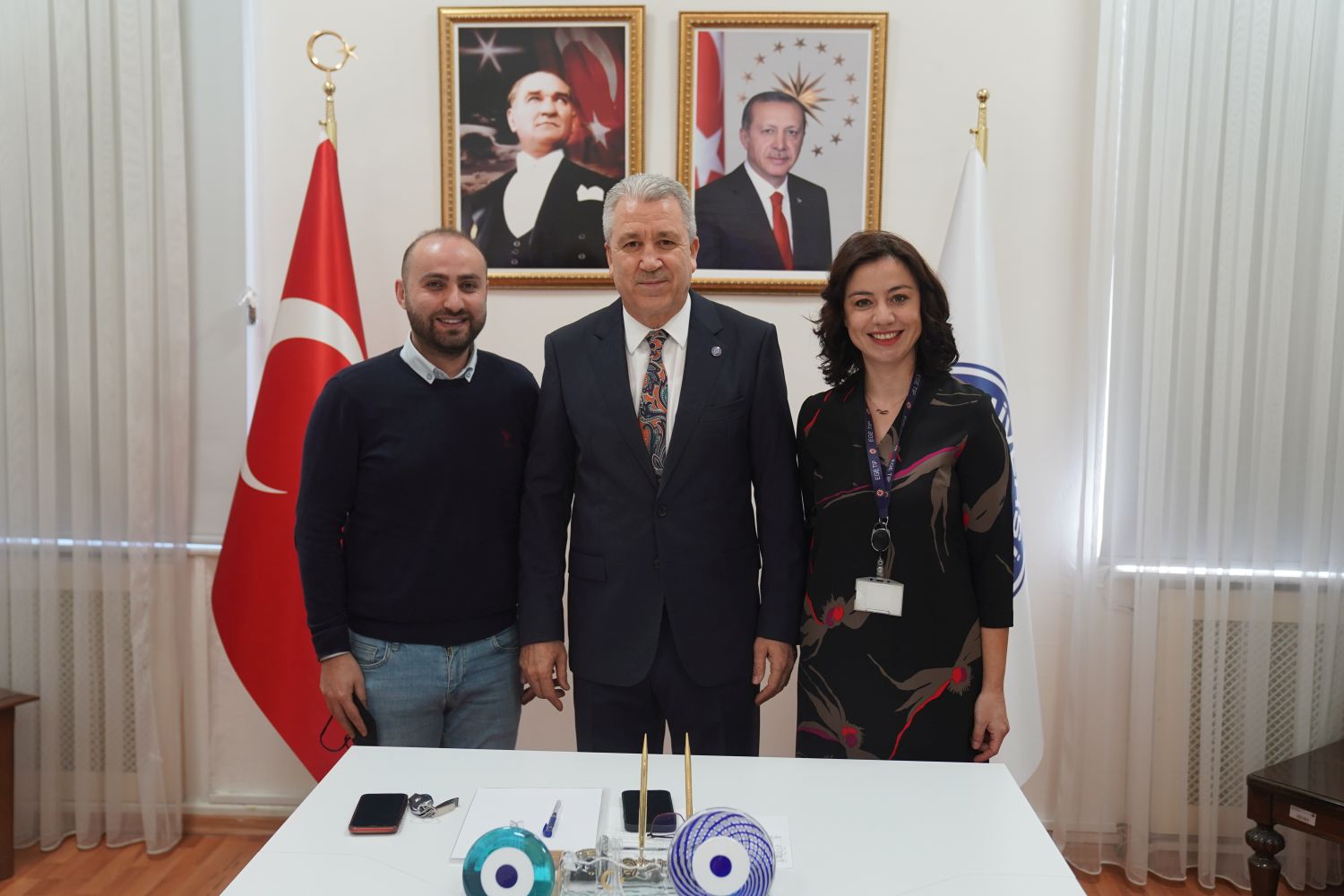 <strong>Egeli bilim ekibinden göz hastalıklarının tedavisine yönelik proje</strong>