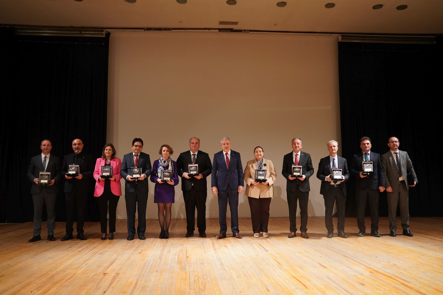 <strong>Rektör Prof. Dr. Budak, “Zamanın ruhuna uyum sağlayan vizyonumuz ile akademiye katkı sunmaya devam ediyoruz”</strong>
