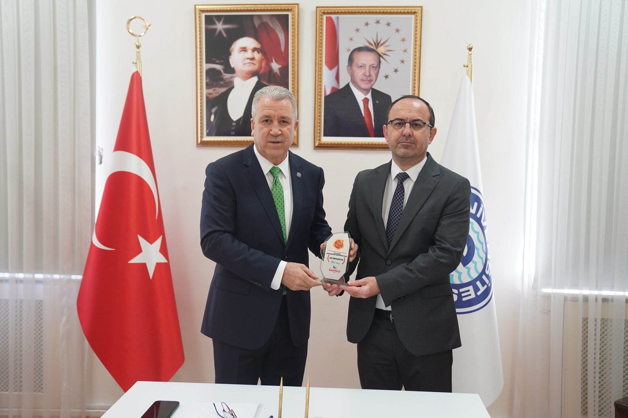 Ege Üniversitesine “En Beğenilen Üniversite” ödülü