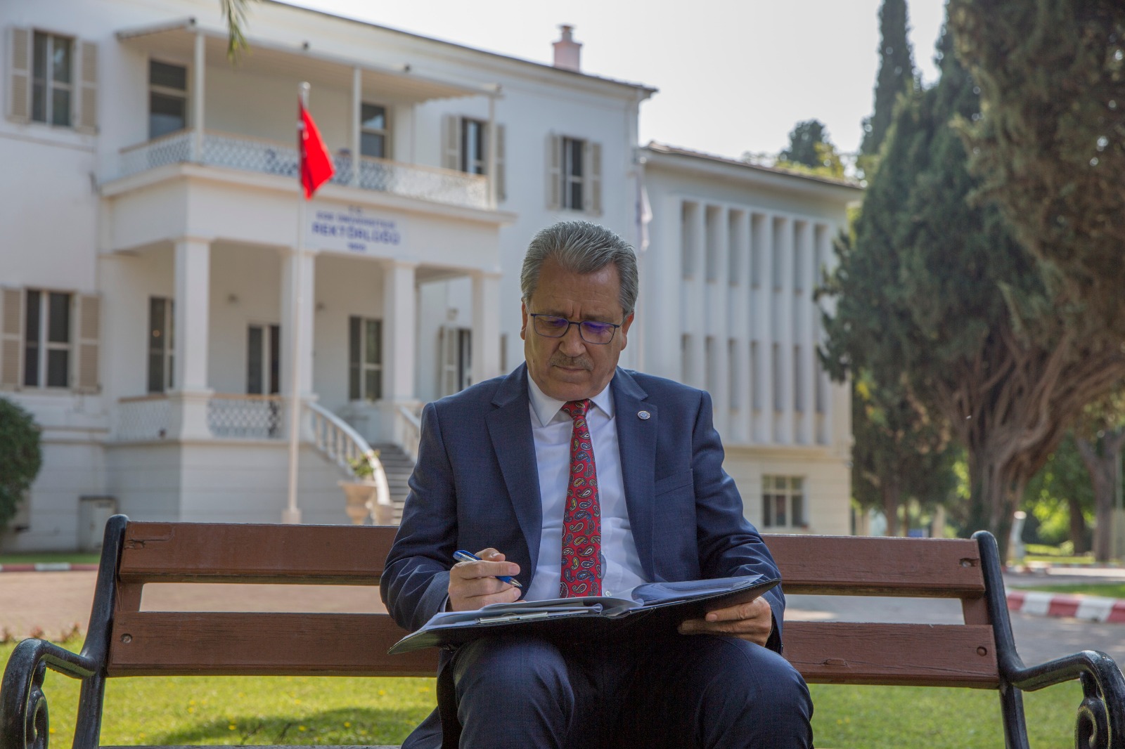 <strong>EÜ Kampüsünün sessiz tanıkları: Anıt Ağaçlar</strong>