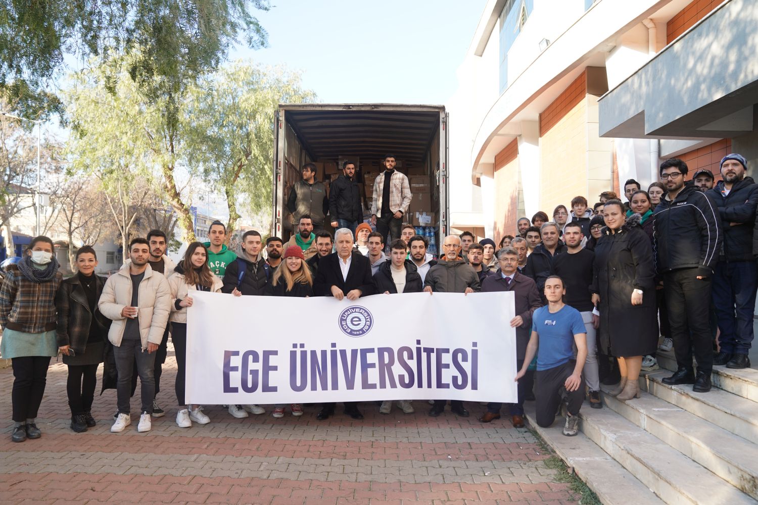 <strong>Ege Üniversitesi Asrın Felaketinde “Tek Yürek” oldu</strong>