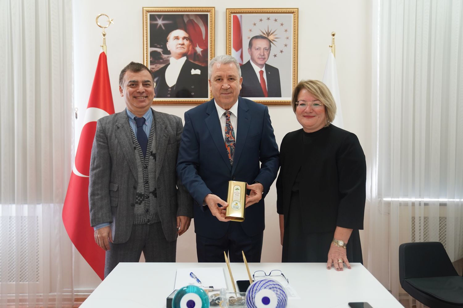 <strong>EÜ Çeşme Gastronomi Akademisi hem eğitiyor hem üretiyor</strong>