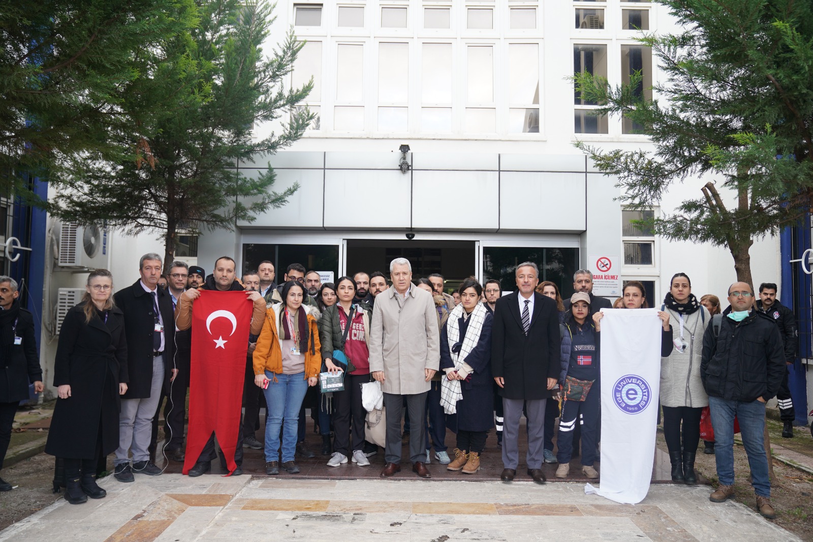<strong>Egeli 28 sağlık çalışanı deprem bölgesine gidiyor</strong>